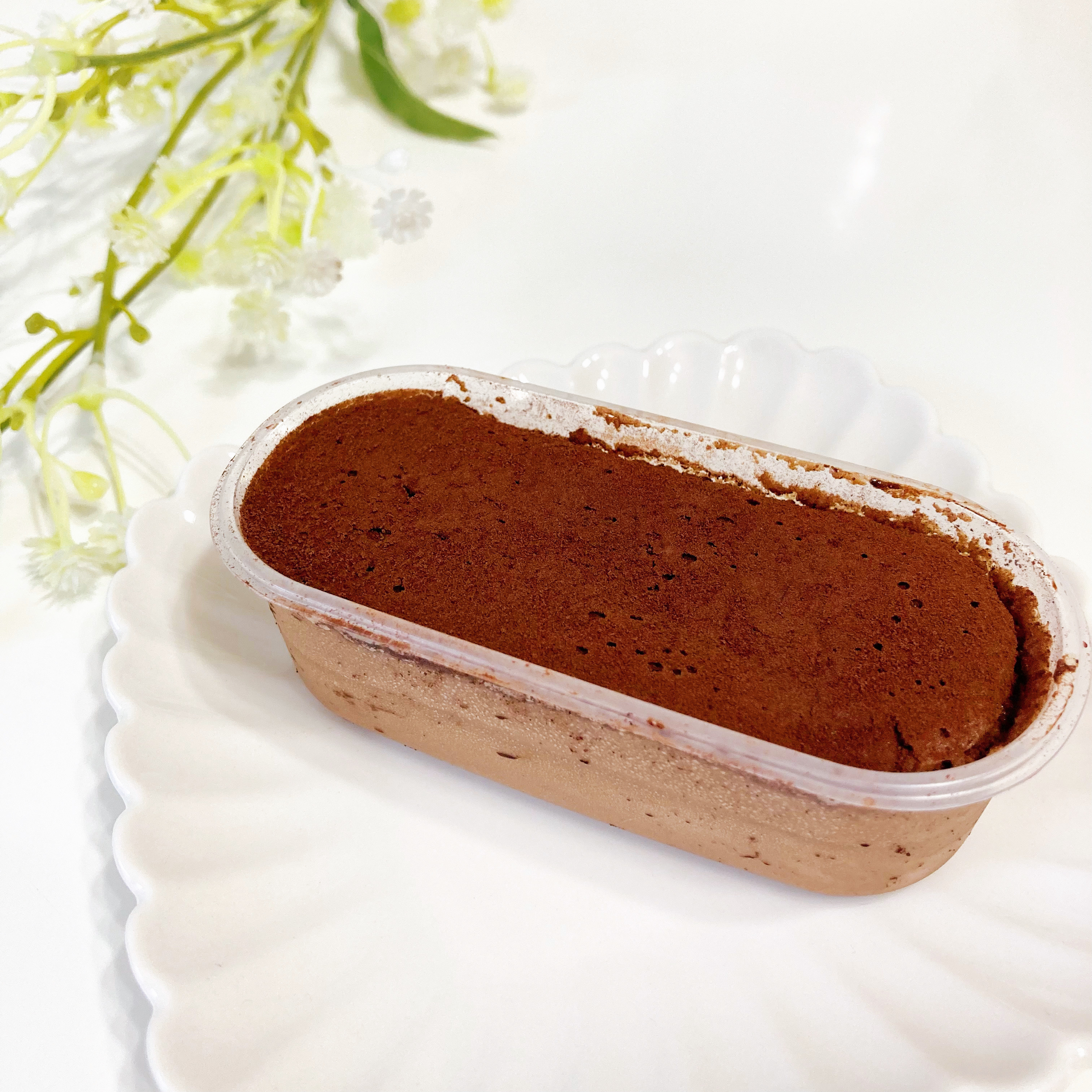 FamilyMart（ファミリーマート）のおすすめスイーツ「サマーショコラ（ベイクド＆スフレの2層仕立て）」