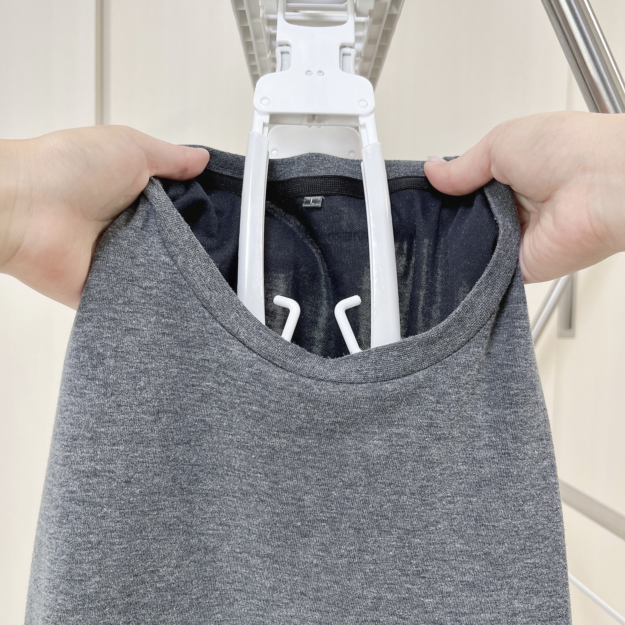 ニトリのオススメのハンガー「ワンタッチ取り込みスライドアーム8連ハンガー」