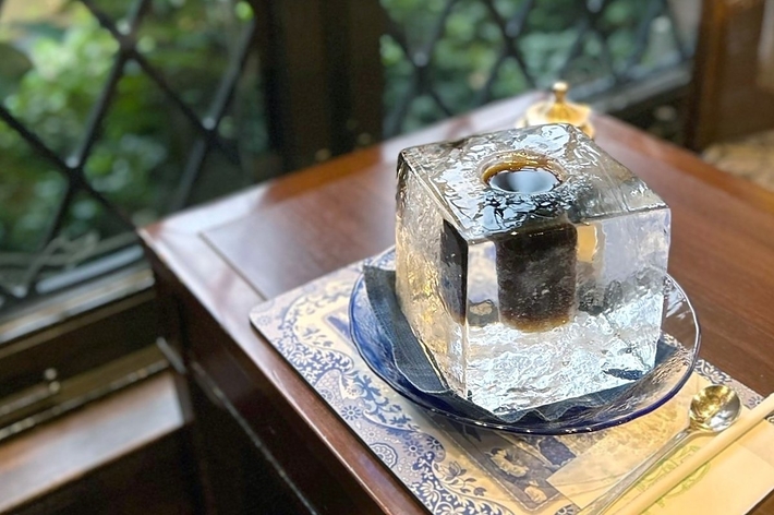 北野坂にしむら珈琲店の夏の風物詩「氷の器のアイスコーヒー」