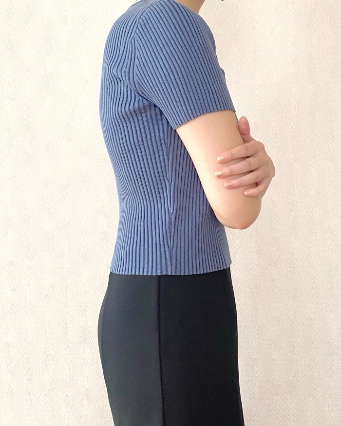 GU(ジーユー)のおすすめファッションアイテム「リブヘンリーネックセーター(半袖)」