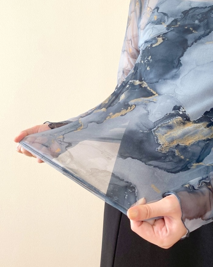 GU(ジーユー)のおすすめファッションアイテム「シアープリントボトルネックT(長袖)」