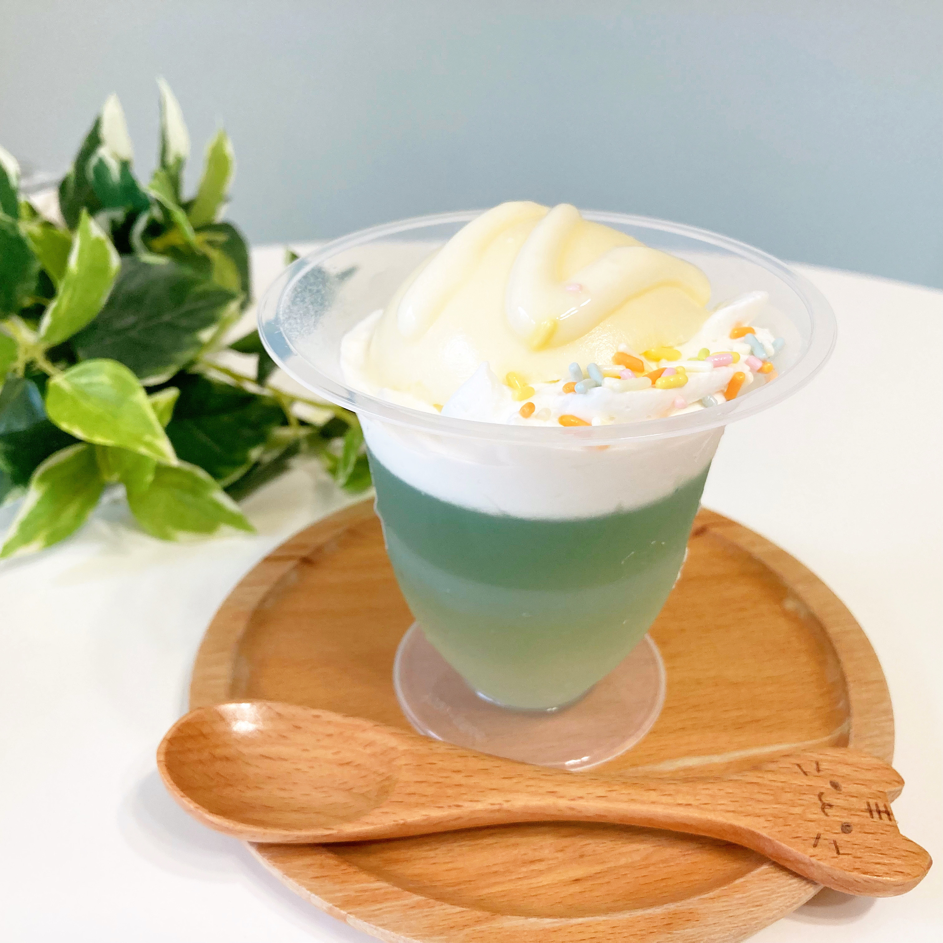 FamilyMart（ファミリーマート）のおすすめスイーツ「【喫茶ファミマ】クリームソーダみたいなパフェ」