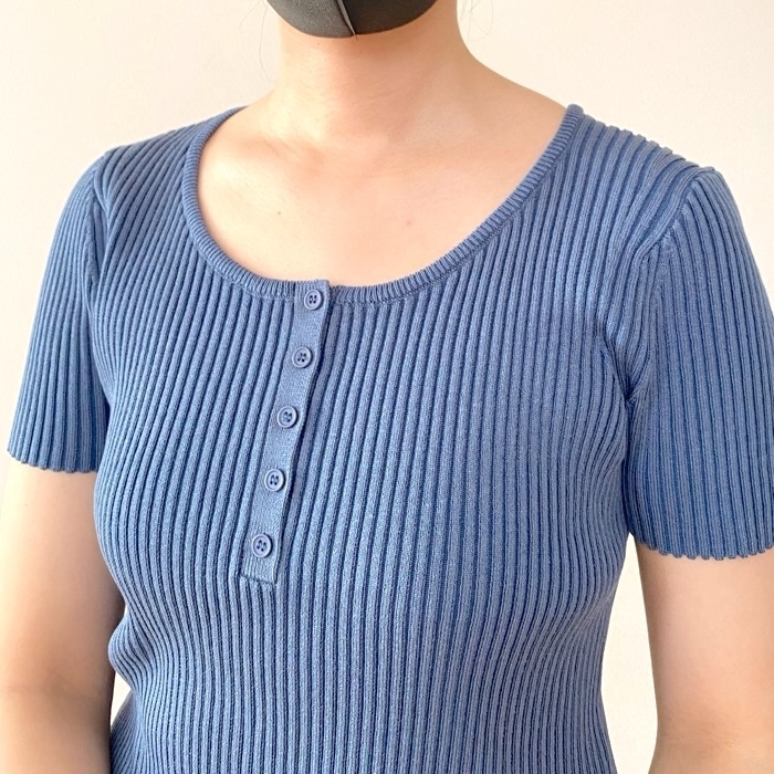 GU(ジーユー)のおすすめファッションアイテム「リブヘンリーネックセーター(半袖)」