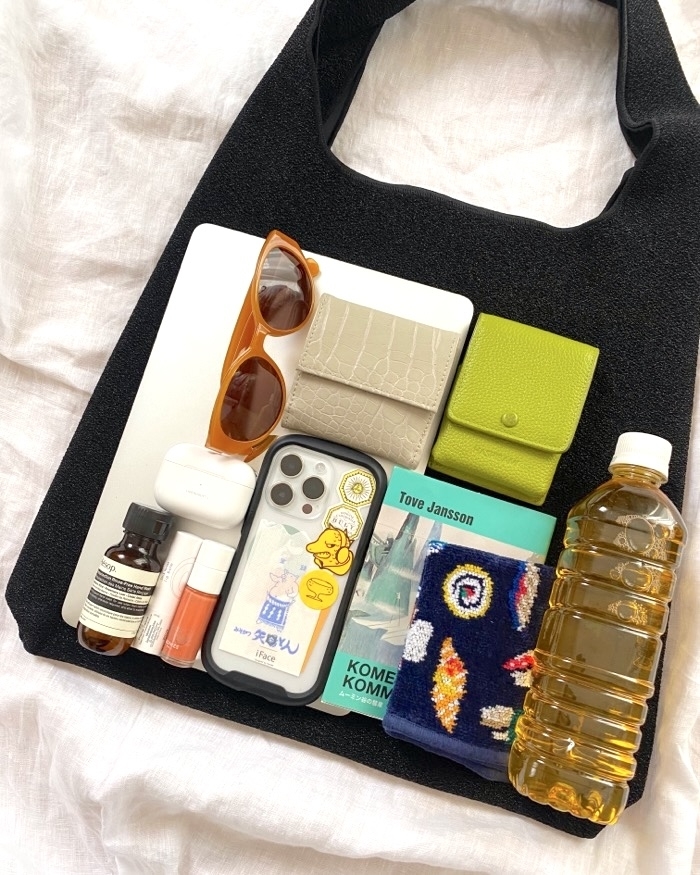 GU（ジーユー）のおすすめファッションアイテム「ラメトートバッグ+E」