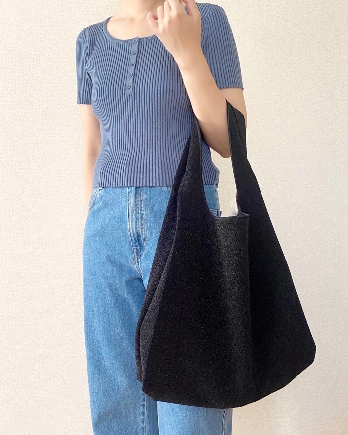 GU（ジーユー）のおすすめファッションアイテム「ラメトートバッグ+E」