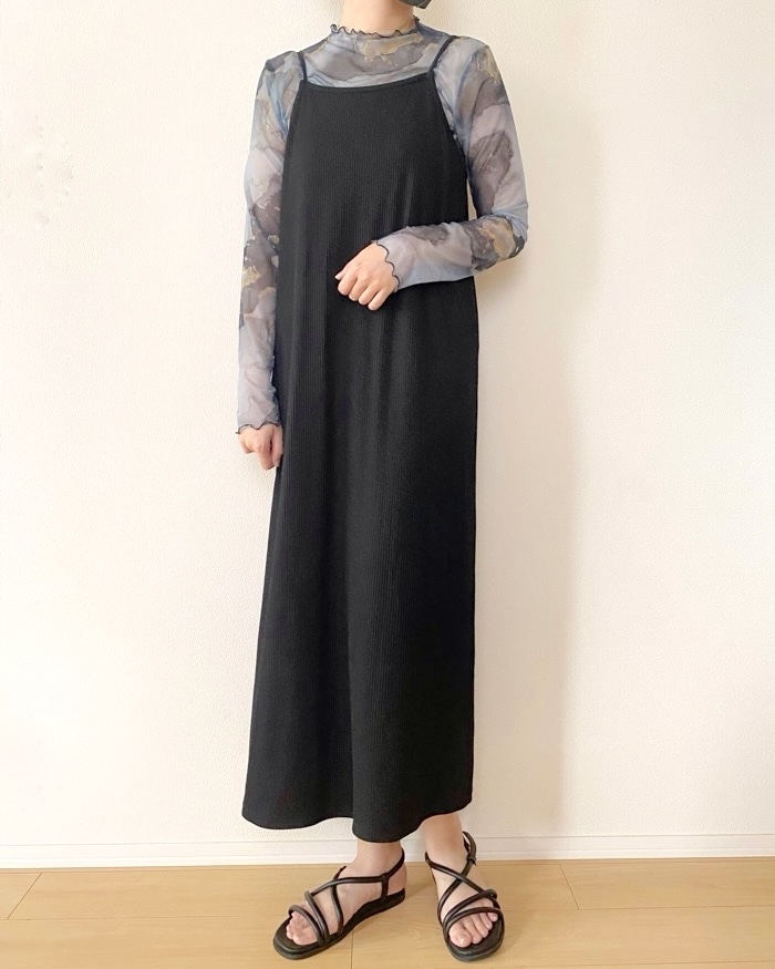 GU(ジーユー)のおすすめファッションアイテム「シアープリントボトルネックT(長袖)」のコーディネート