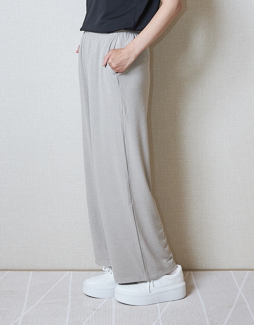 UNIQLO（ユニクロ）のおすすめファッションアイテム「ソフトブラッシュドイージーパンツ」