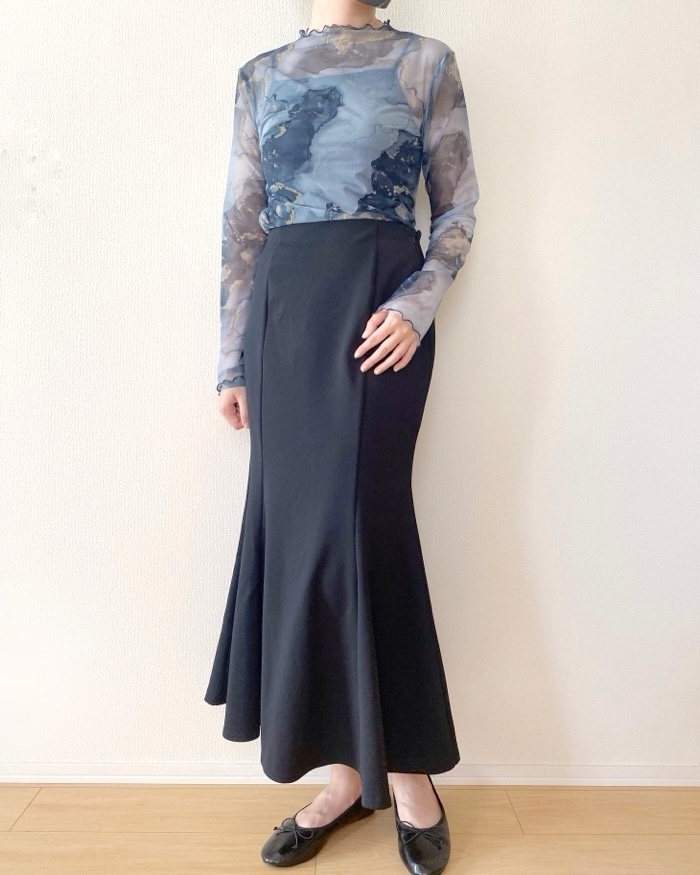 GU(ジーユー)のおすすめファッションアイテム「シアープリントボトルネックT(長袖)」のコーディネート