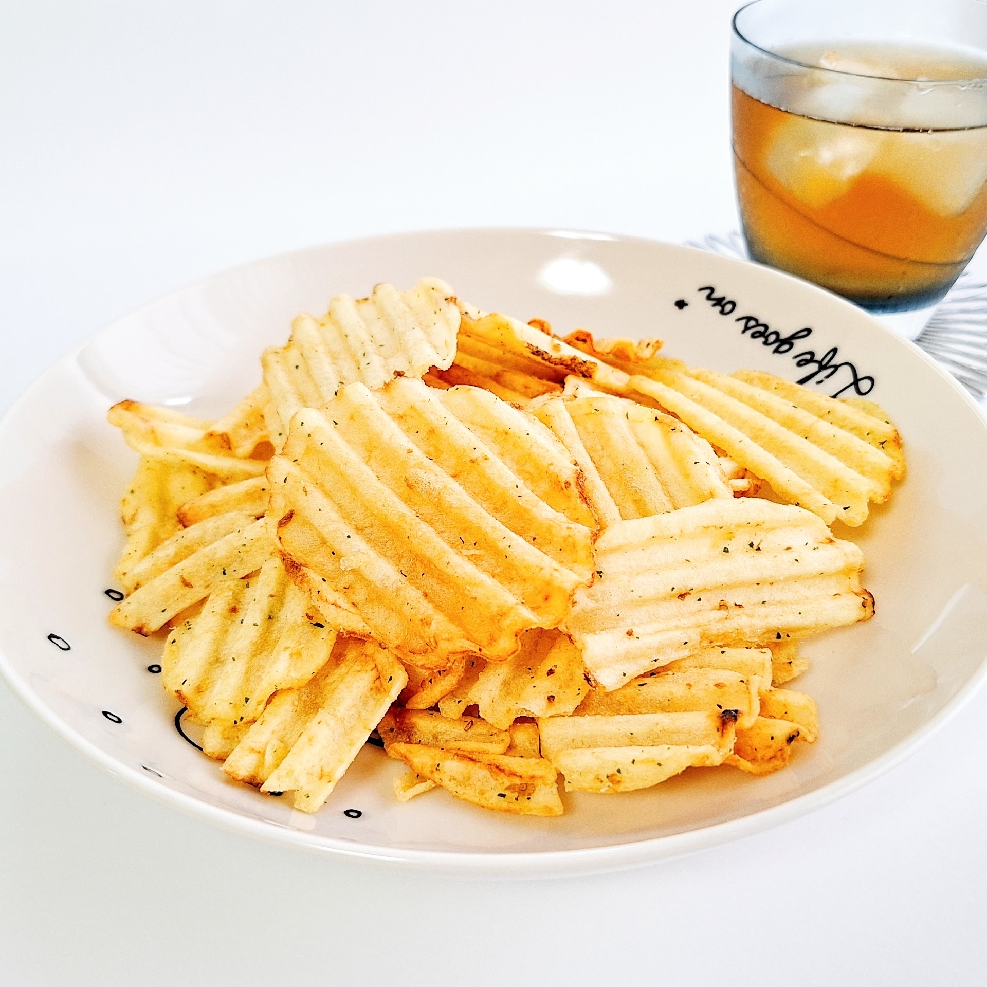 セブン-イレブンのおすすめスナック「7P 濃厚すぎるポテトチップスサワークリームオニオン」