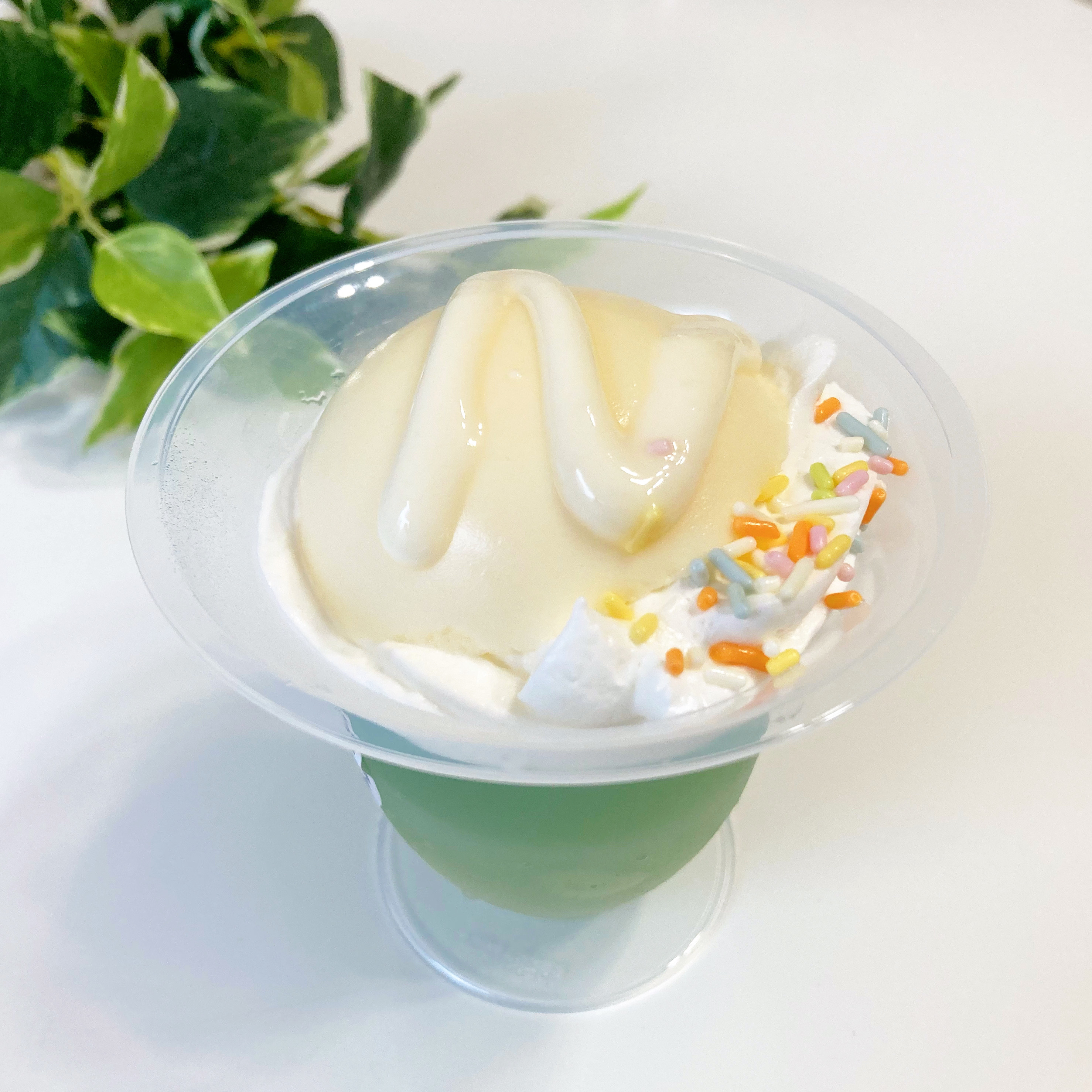 FamilyMart(ファミリーマート)のおすすめスイーツ「【喫茶ファミマ】クリームソーダみたいなパフェ」