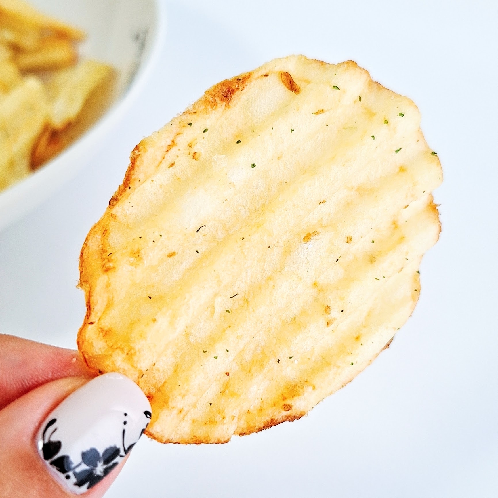 セブン-イレブンのおすすめスナック「7P 濃厚すぎるポテトチップスサワークリームオニオン」