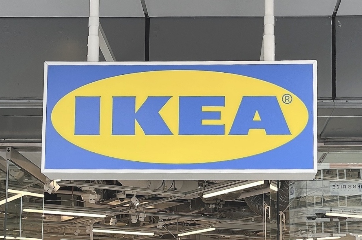 IKEA（イケア）の看板