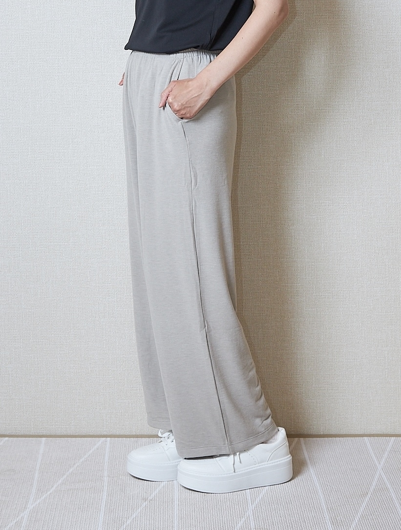 UNIQLO(ユニクロ)のおすすめファッションアイテム「ソフトブラッシュドイージーパンツ」