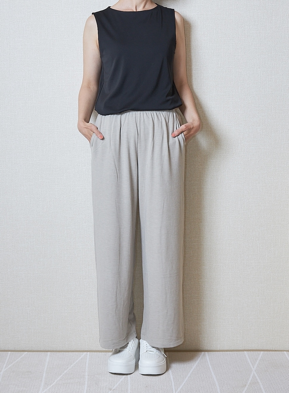 UNIQLO(ユニクロ)のおすすめファッションアイテム「ソフトブラッシュドイージーパンツ」のコーディネート