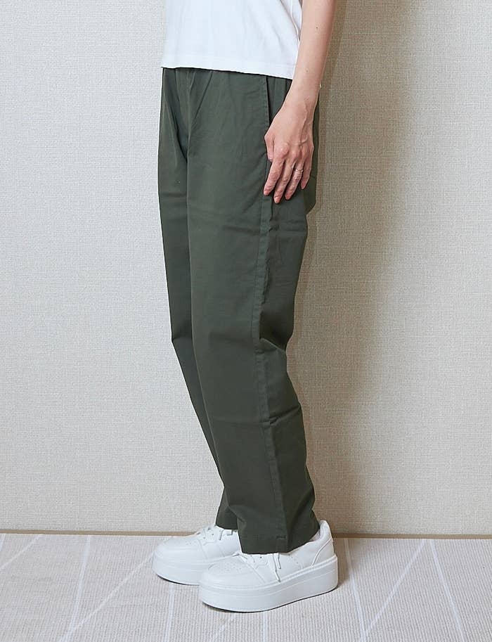 UNIQLO(ユニクロ)のおすすめファッションアイテム「ストレッチイージーアンクルパンツ」