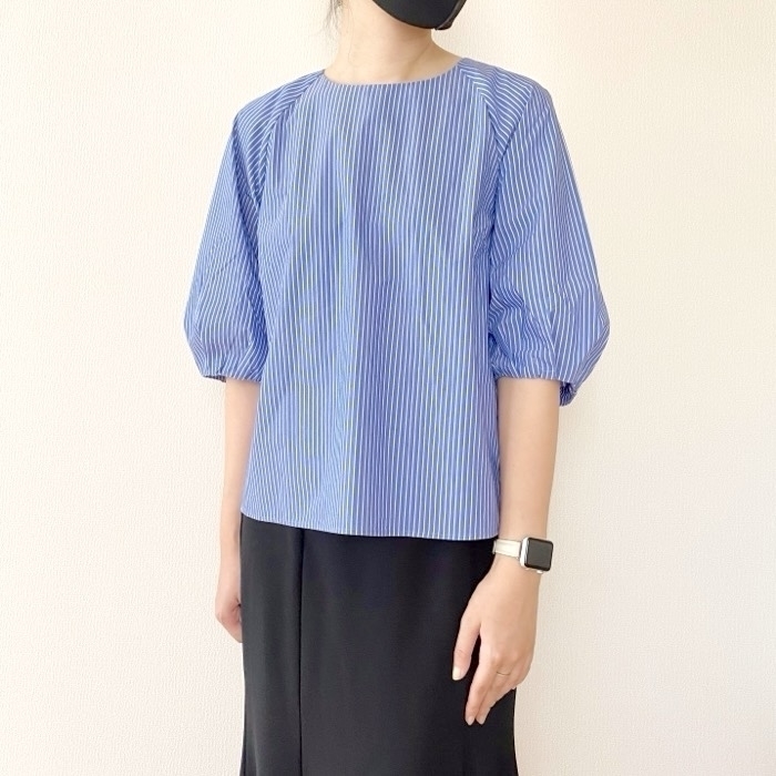 無印良品のオススメのブラウス「婦人 乾きやすいブロード 五分袖ブラウス」