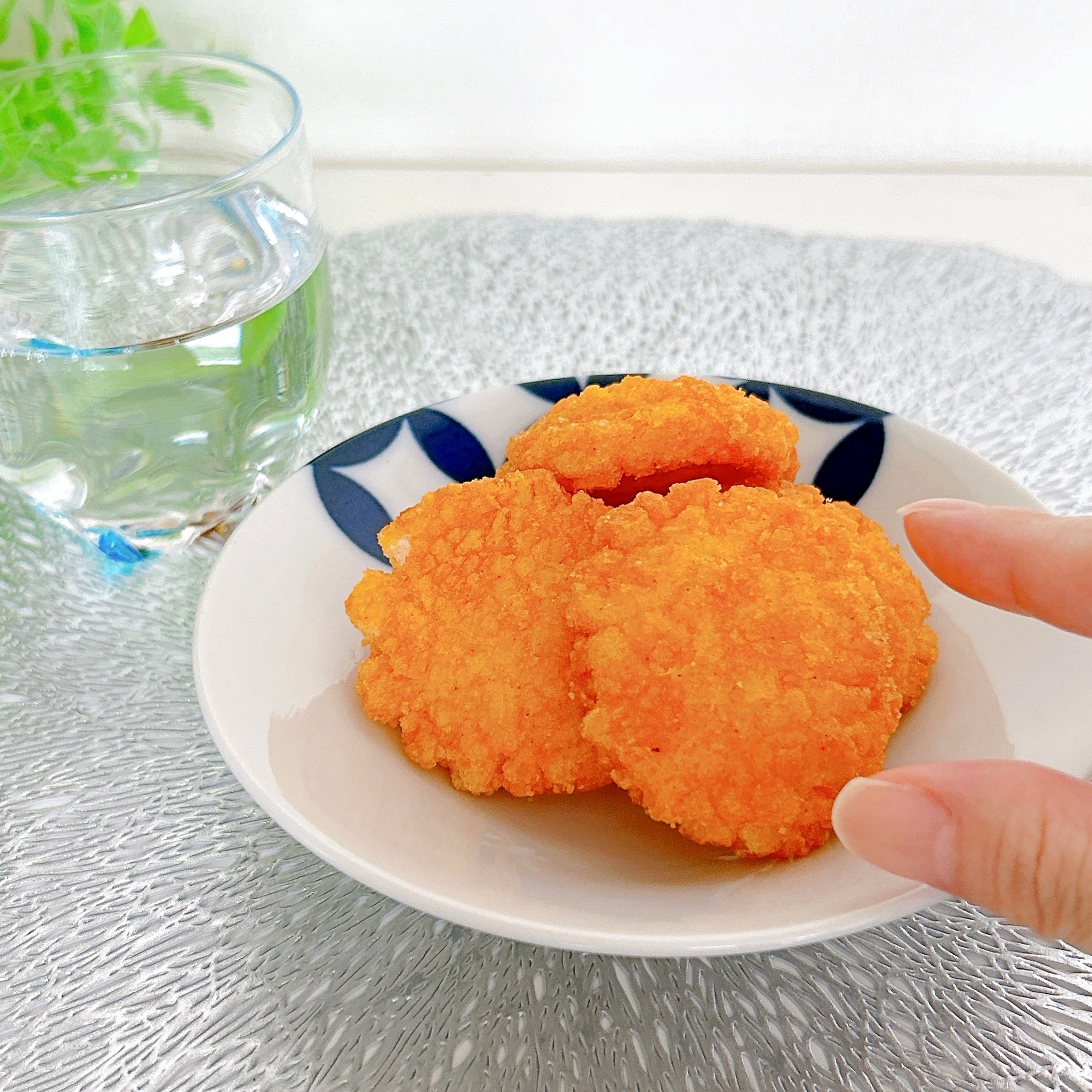 セブン-イレブンのおすすめのお菓子「7プレミアム 博多辛子明太子揚げせん」
