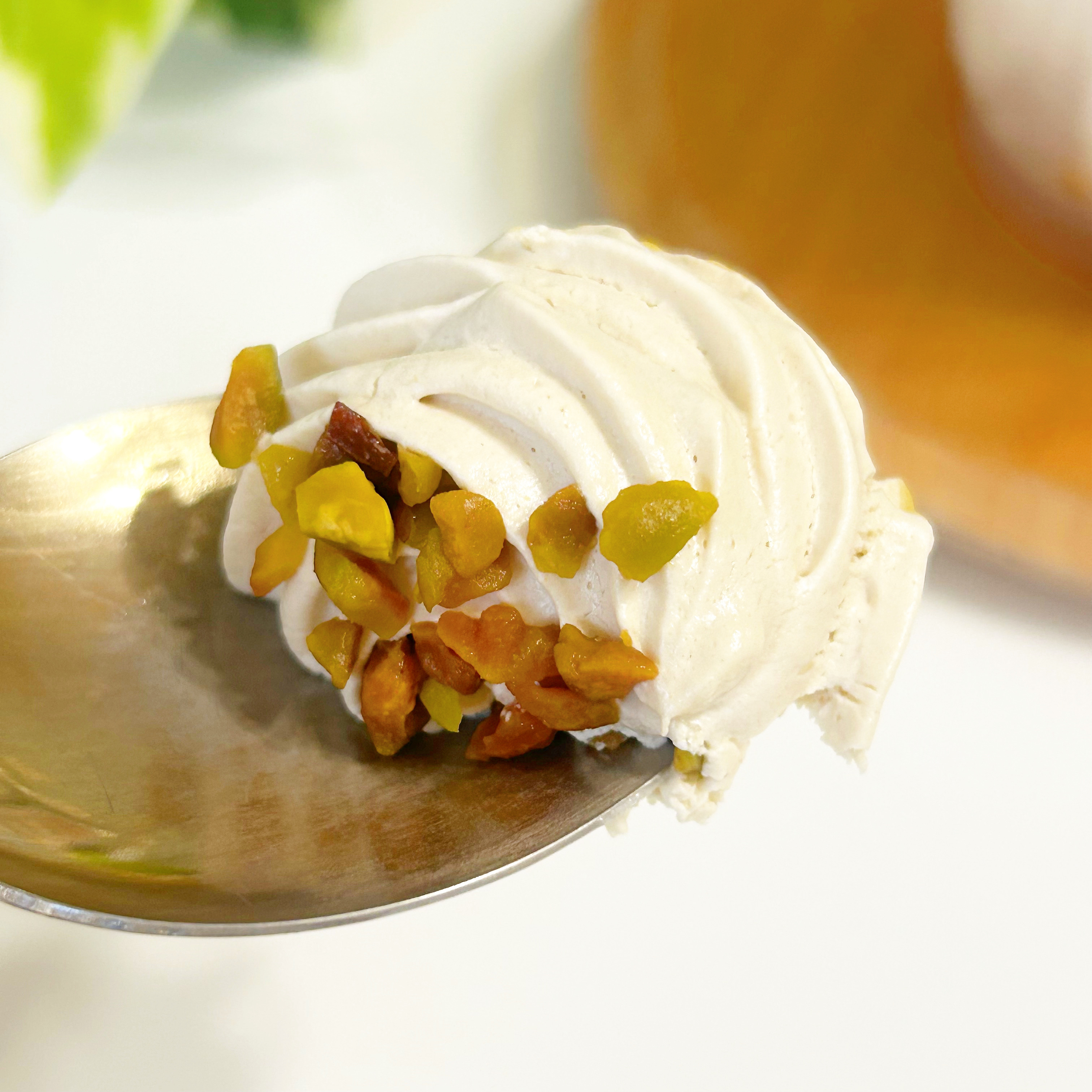 FamilyMart（ファミリーマート）のおすすめスイーツ「［ブルーグリーン］植物生まれのレアチーズケーキ」