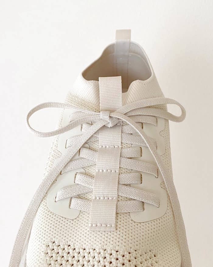 GU（ジーユー）のおすすめファッションアイテム「ボリュームソールニットスニーカー」