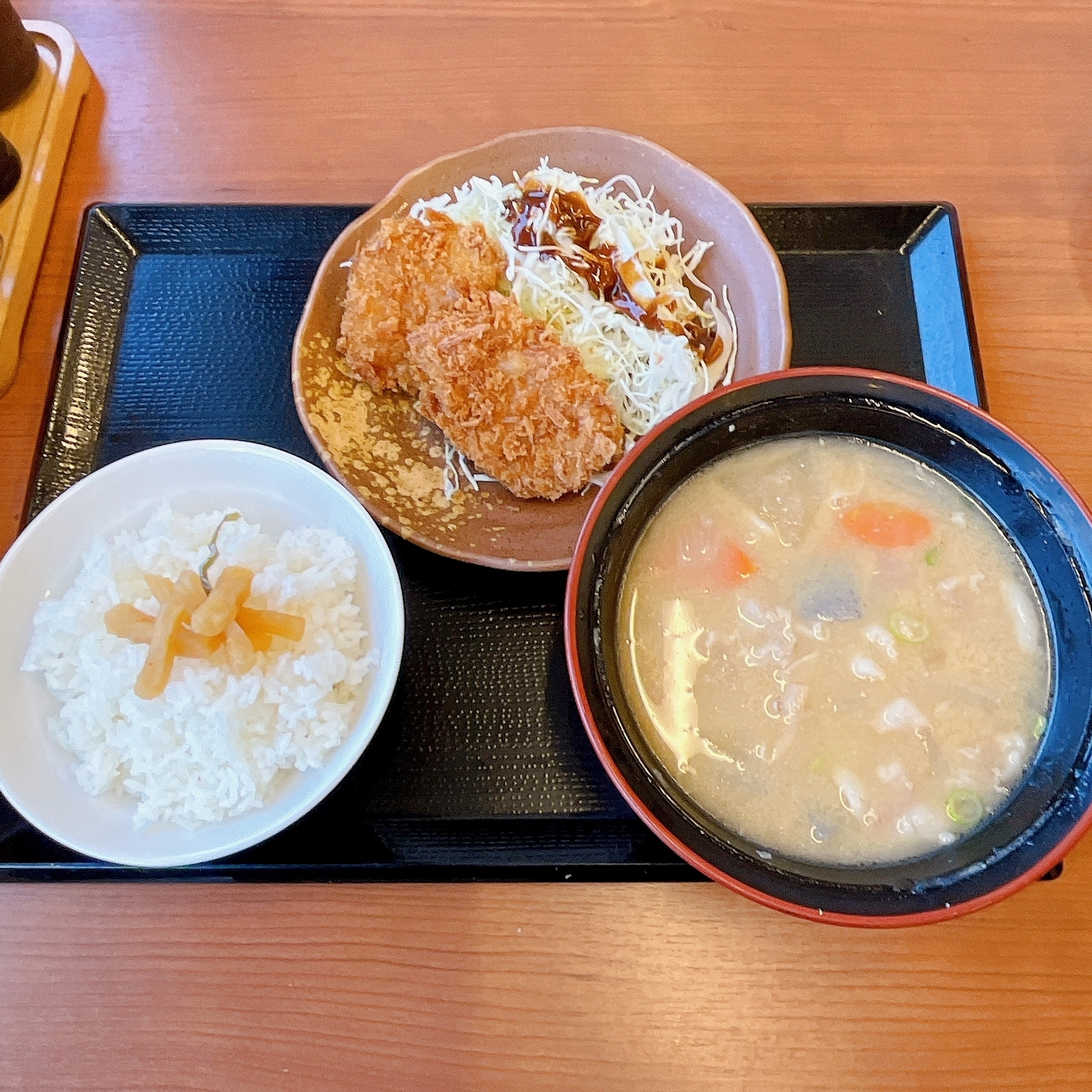 かつやのおすすめがっつりカツ定食「とん汁定食(ヒレカツ)」