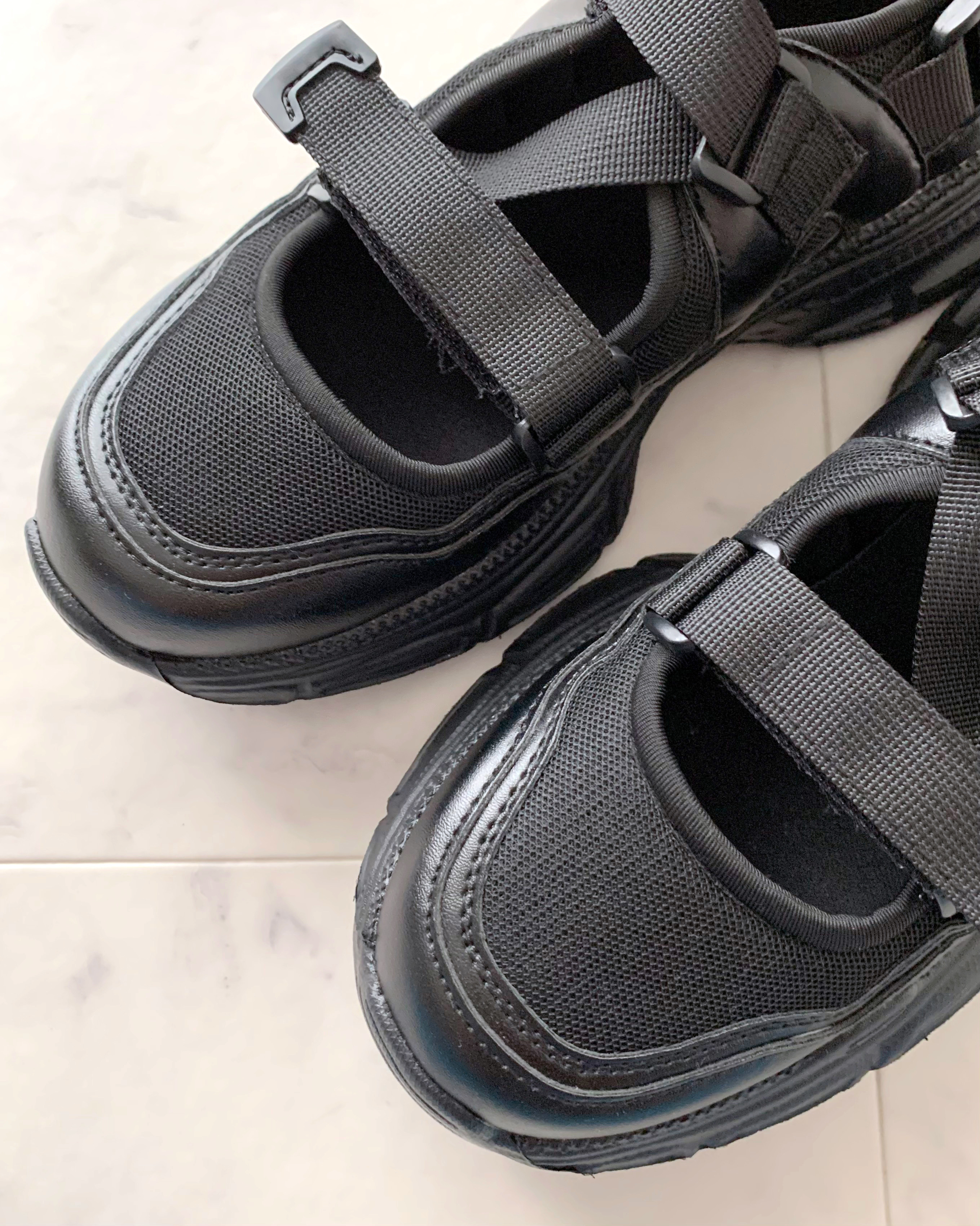 しまむらのおすすめファッションアイテム「TT＊miストラップSNK」