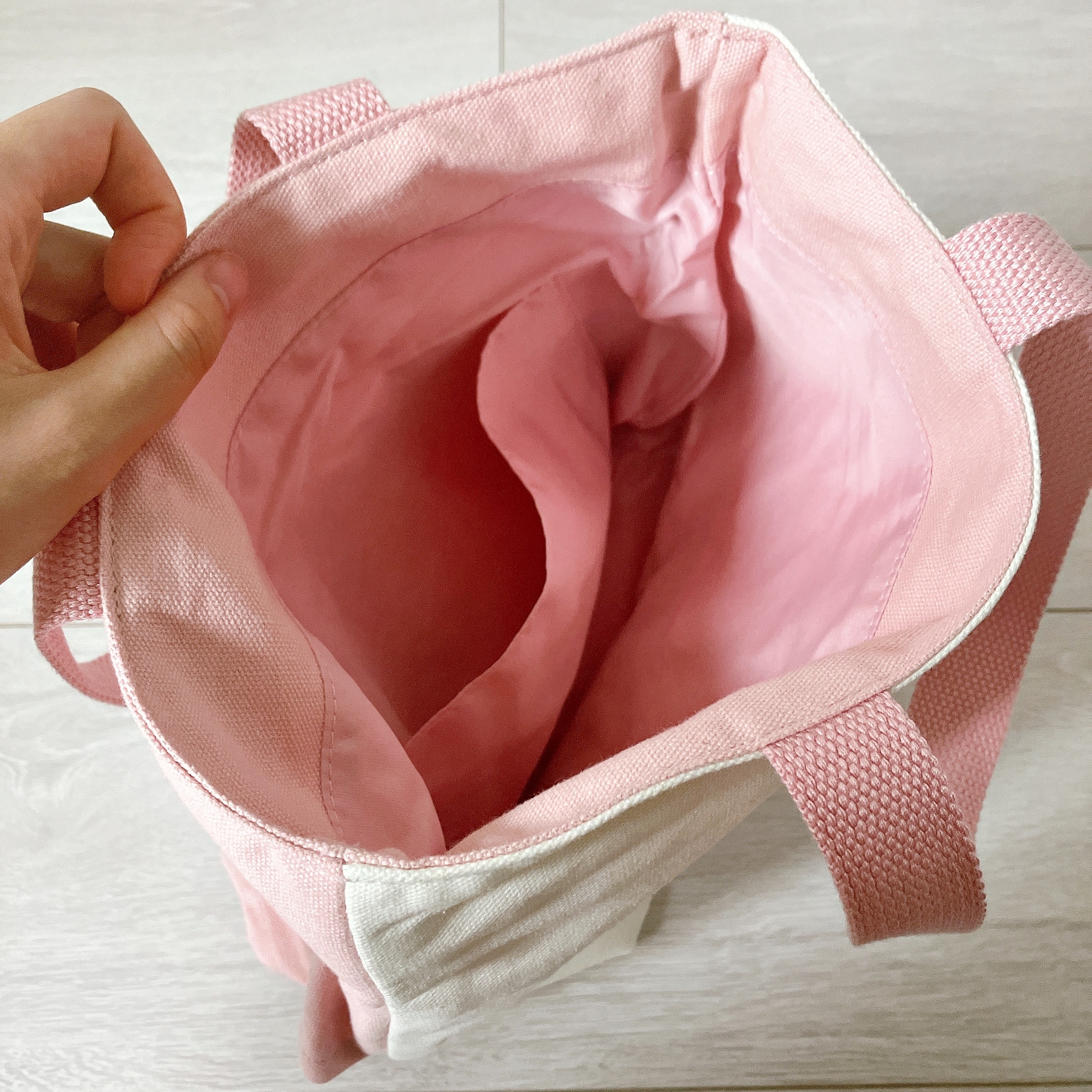 ディズニーランドのおすすめバッグ「トートバッグ サンパー ミス・バニー」