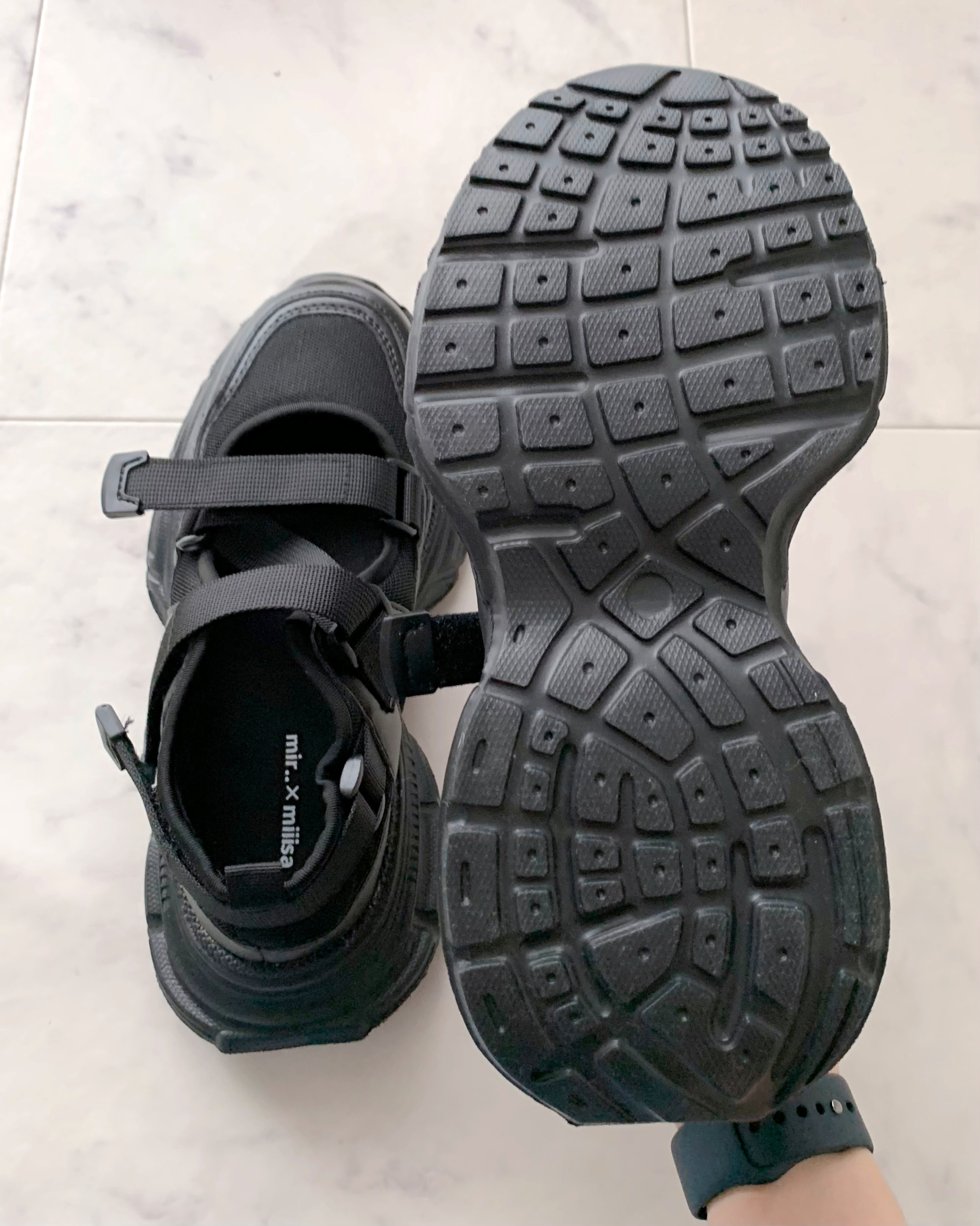 しまむらのおすすめファッションアイテム「TT＊miストラップSNK」