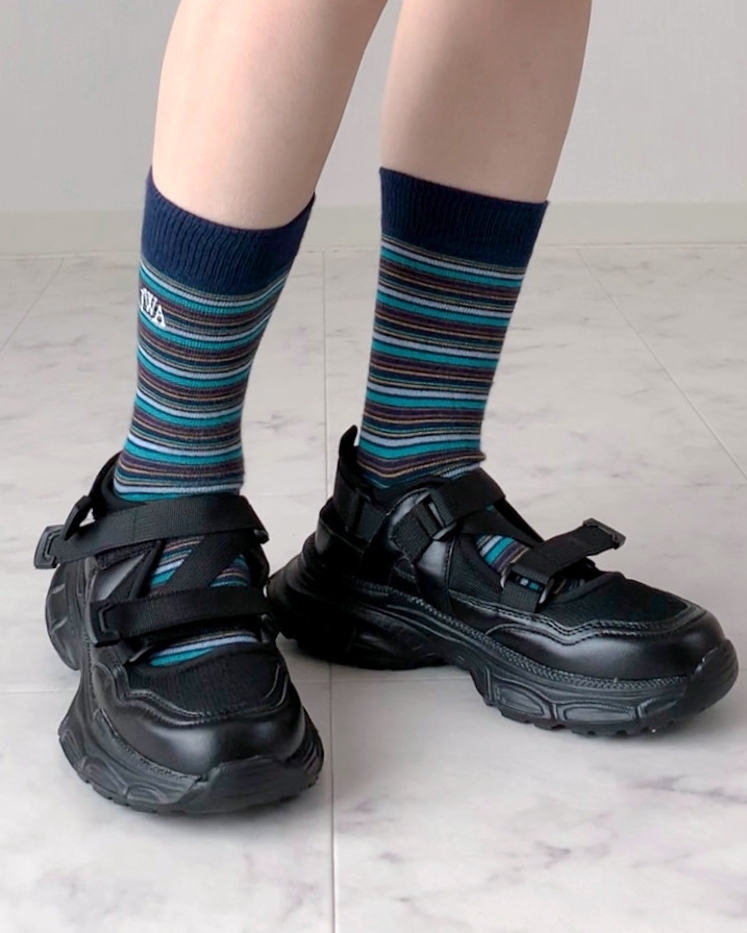 しまむらのおすすめファッションアイテム「TT＊miストラップSNK」