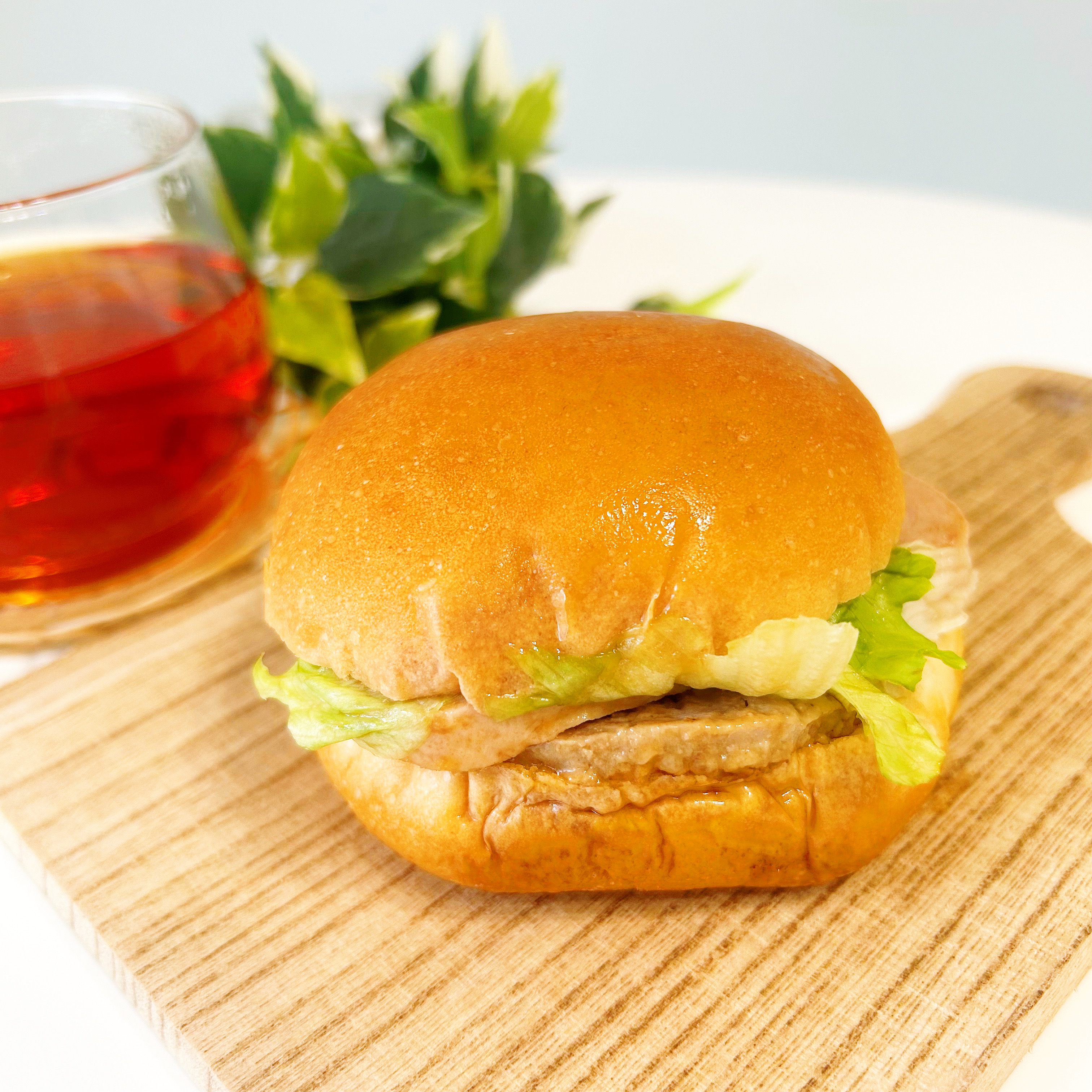 FamilyMart（ファミリーマート）のおすすめハンバーガー「【ハワイのおいしさ大集合】SPAM®バーガー」