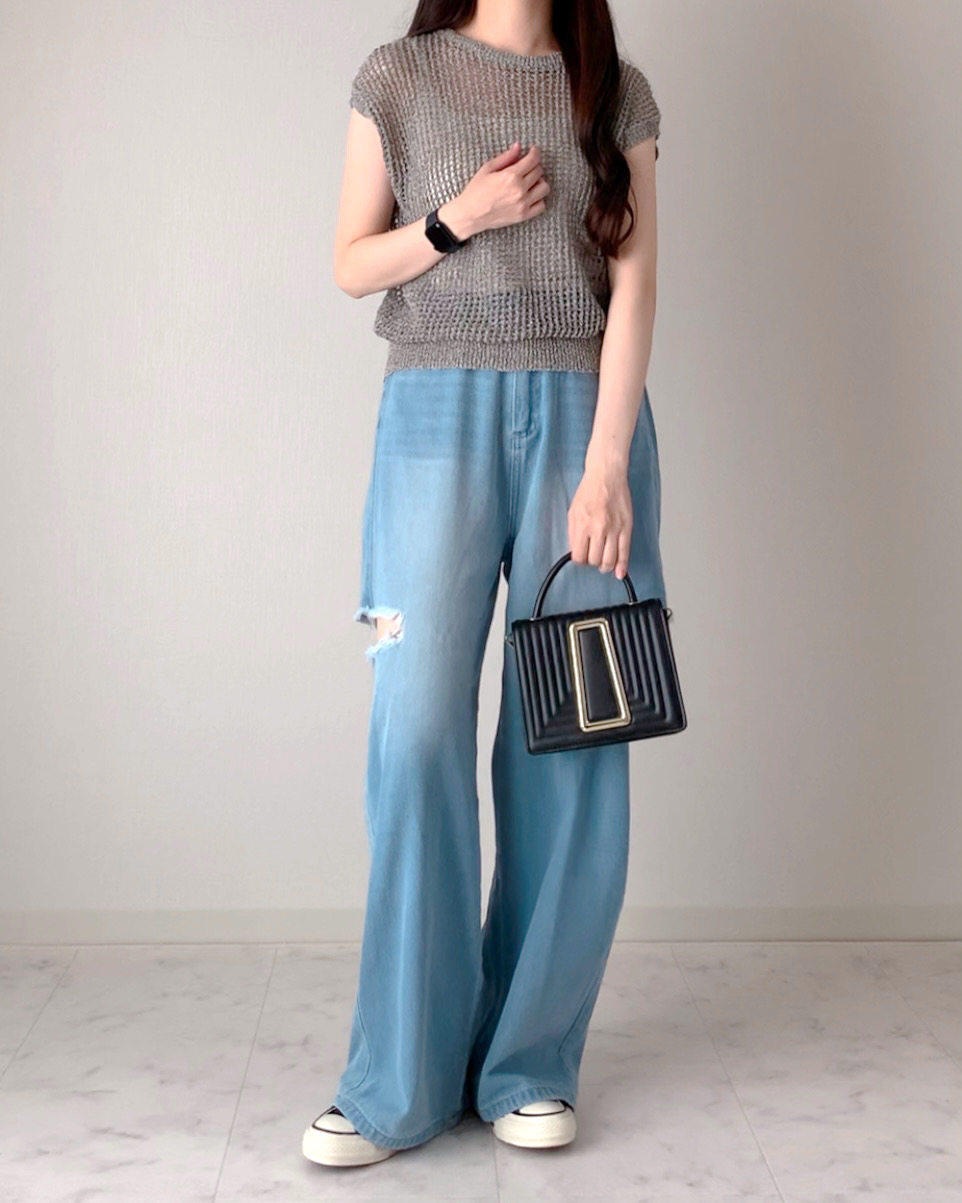 しまむらのおすすめファッションアイテム「TT＊サイドカットデニムP」のコーディネート