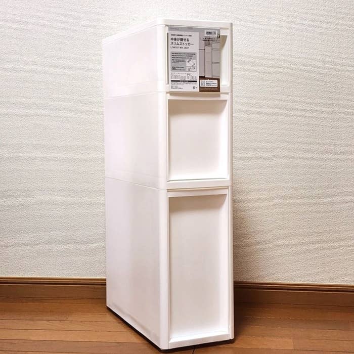 ニトリのおすすめアイテム「中身が隠せる スリムストッカー 3段(マルチ分割)」