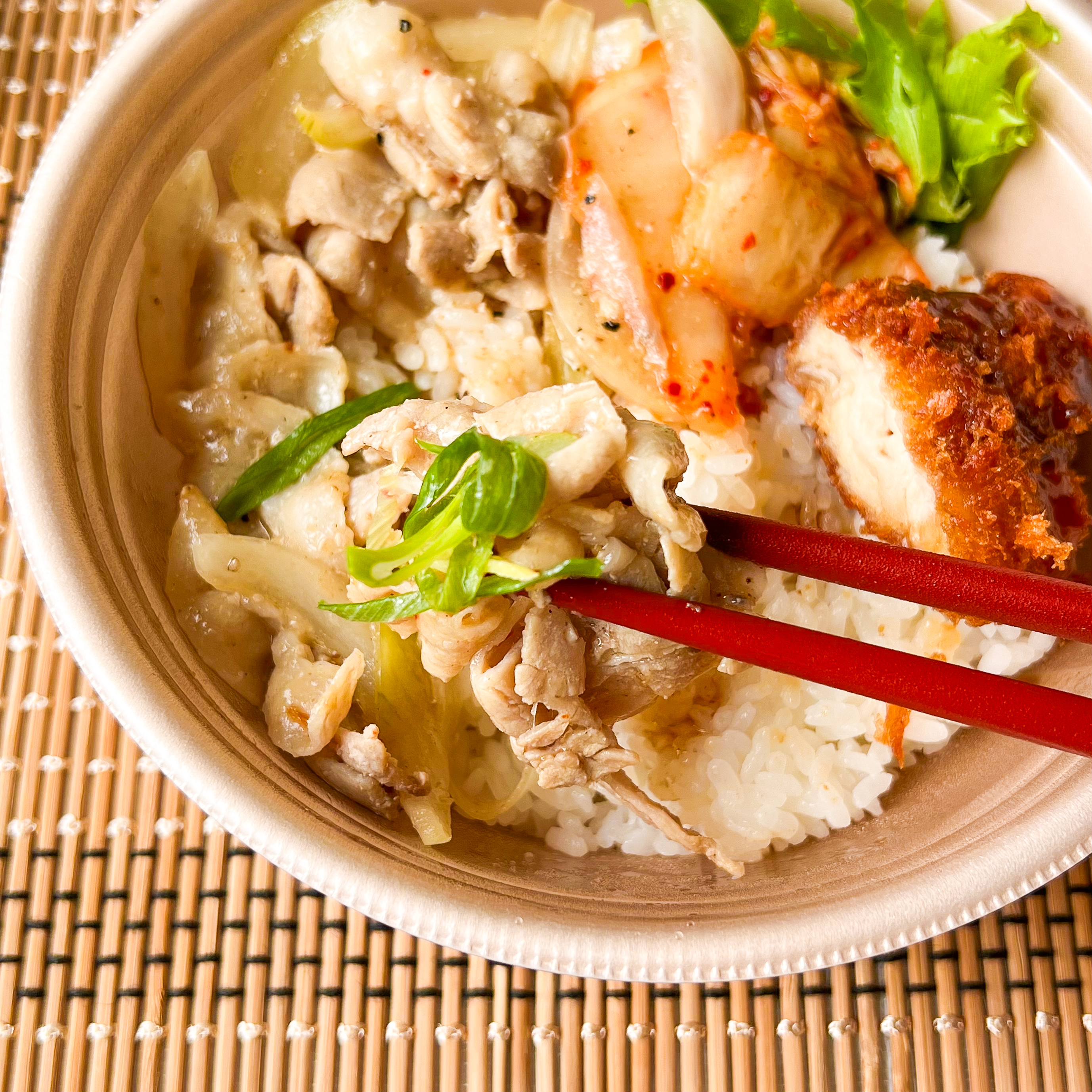 ほっかほっか亭のおすすめ弁当「ねぎ塩豚カルビ丼」