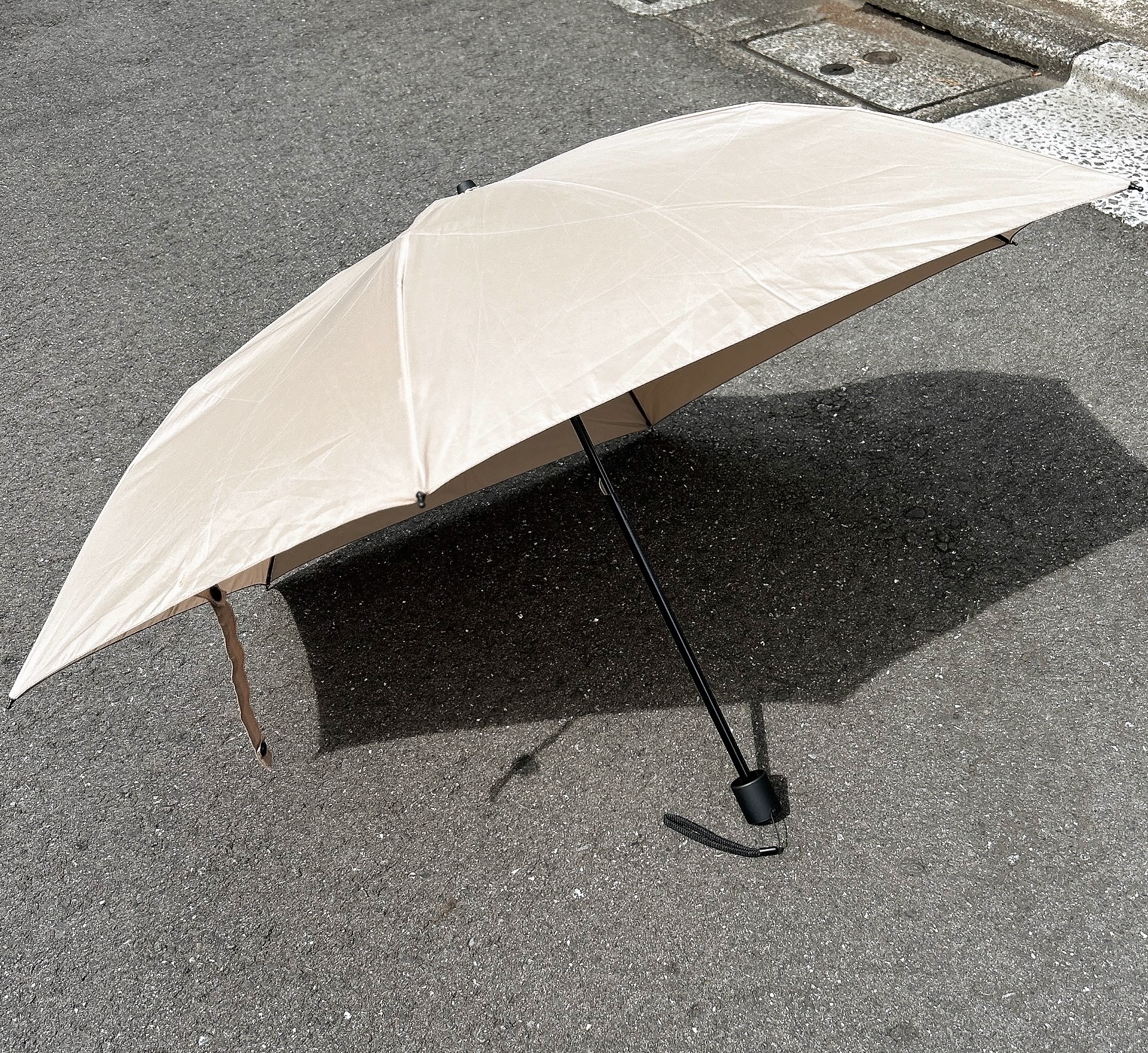 無印良品のおすすめ生活雑貨「晴雨兼用 2通りにたためる 折りたたみ傘」