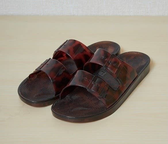 ワークマンのおすすめアイテム「PVCタウンサンダル」