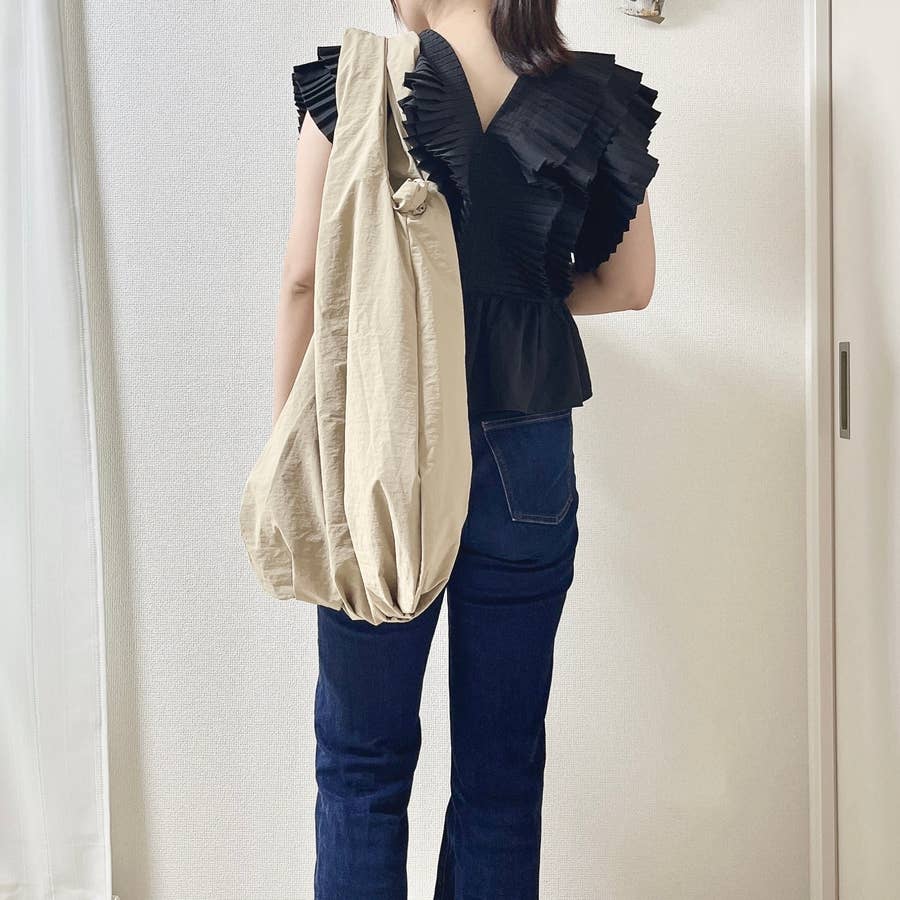 ヘビロテが止まらん！大容量の「めちゃ軽バッグ」1泊2日分の荷物が 