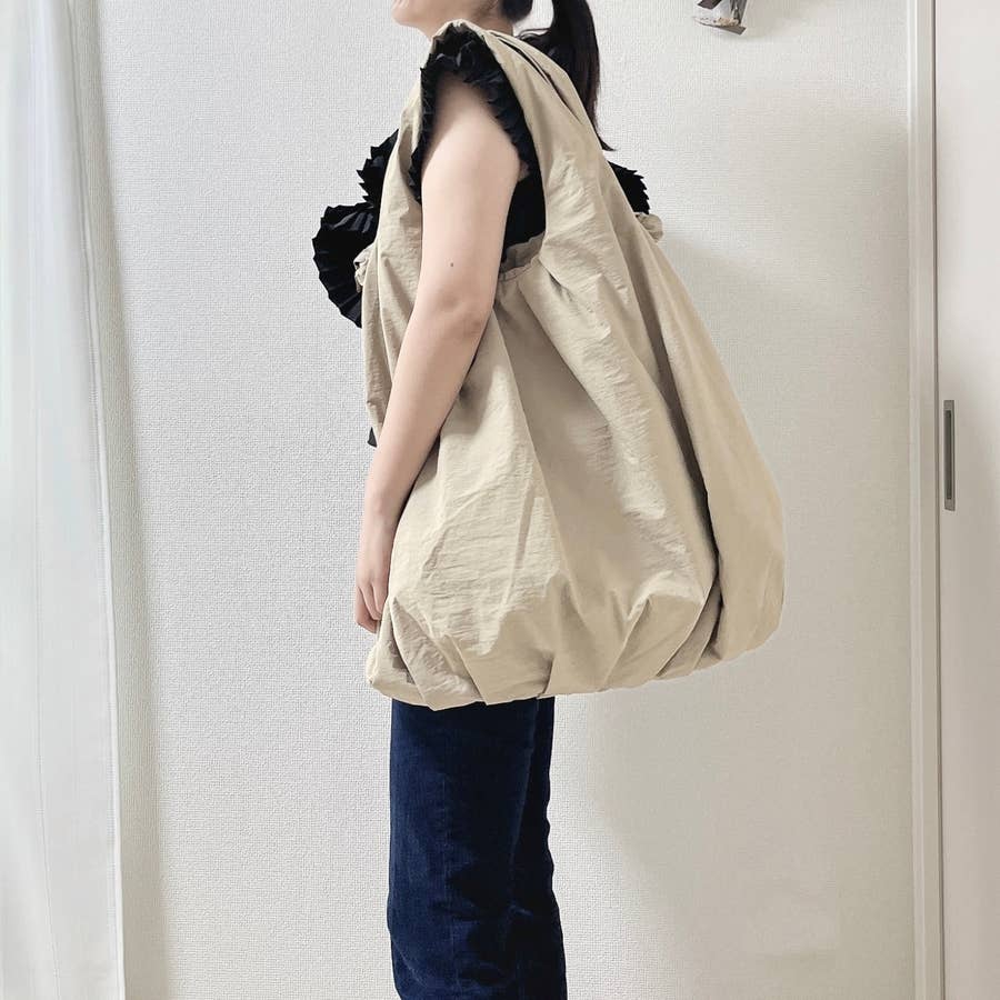 ヘビロテが止まらん！大容量の「めちゃ軽バッグ」1泊2日分の荷物が 