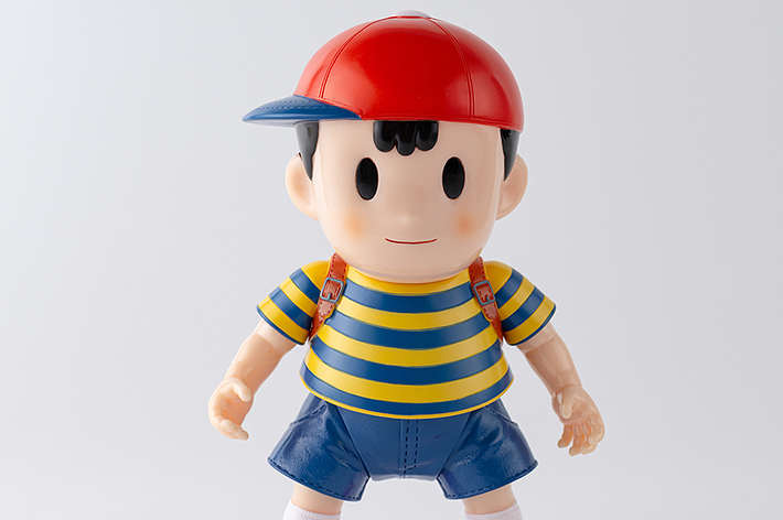 ほぼ日MOTHERプロジェクト公式サイトよりネスのソフビ人形画像