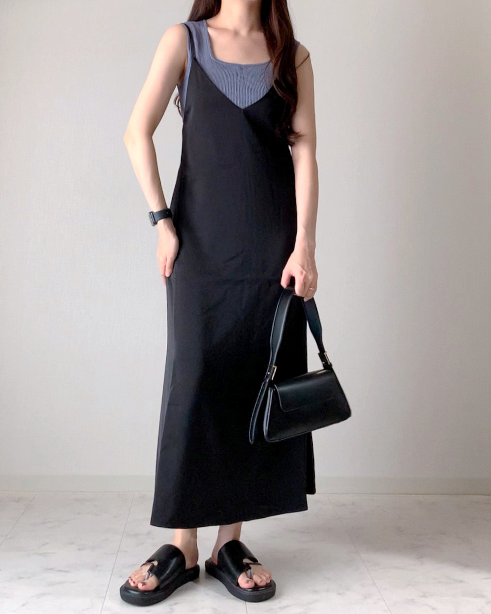 GU(ジーユー)のおすすめファッションアイテム「サテンキャミソールワンピース+E」のコーディネート