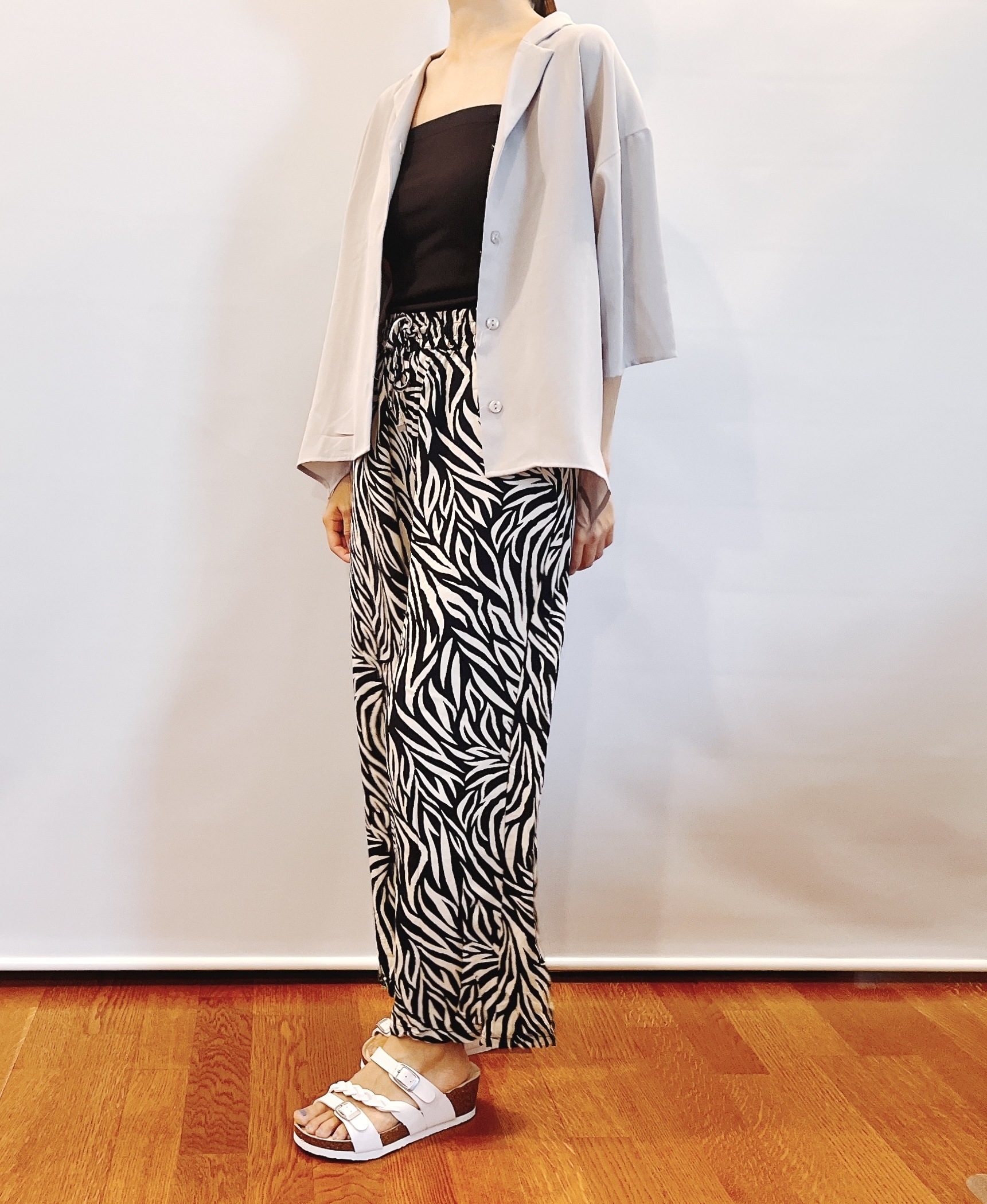 しまむらのおすすめファッションアイテム「ツイルドルマンカイキンシャツ」のコーディネート