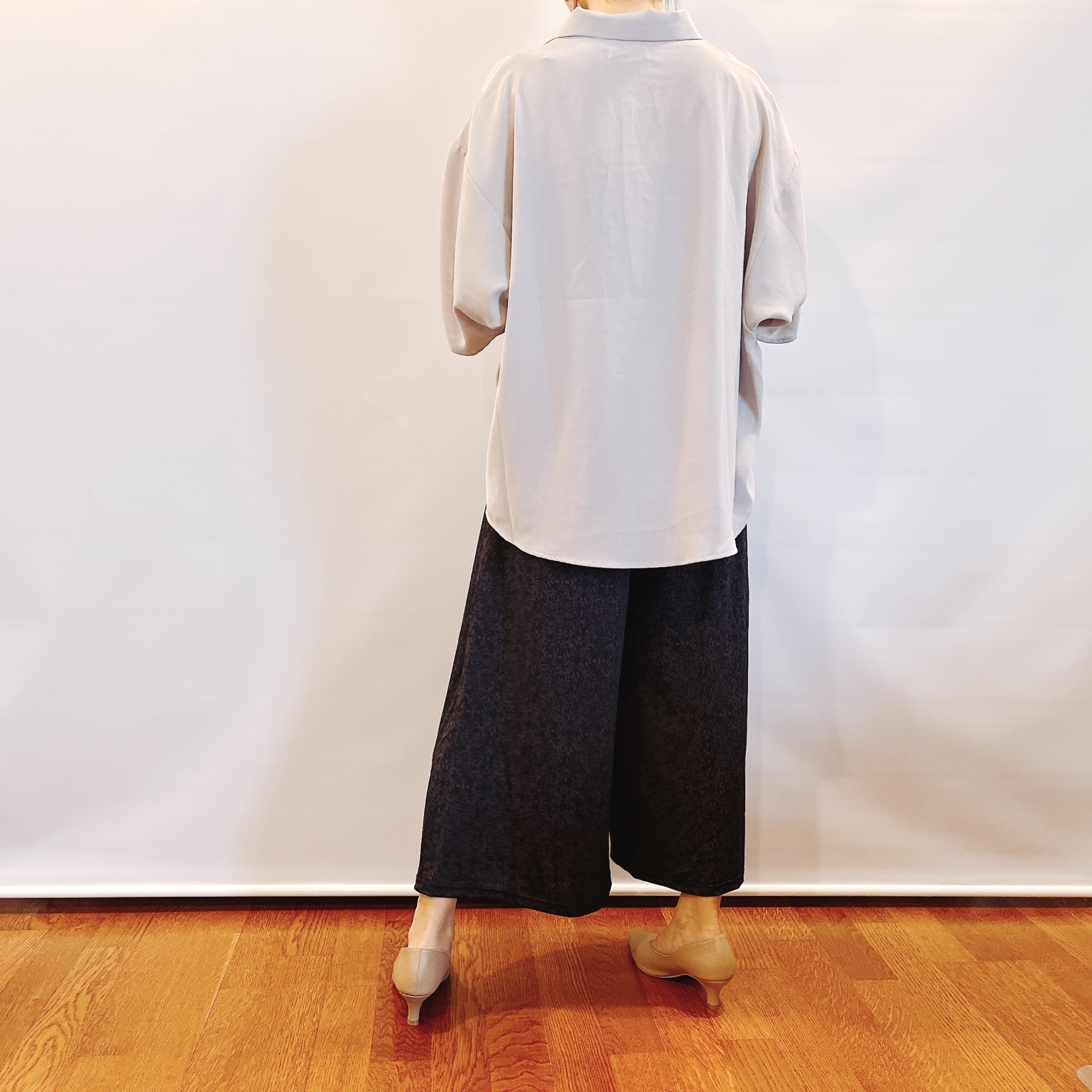 しまむらのおすすめファッションアイテム「ツイルドルマンカイキンシャツ」