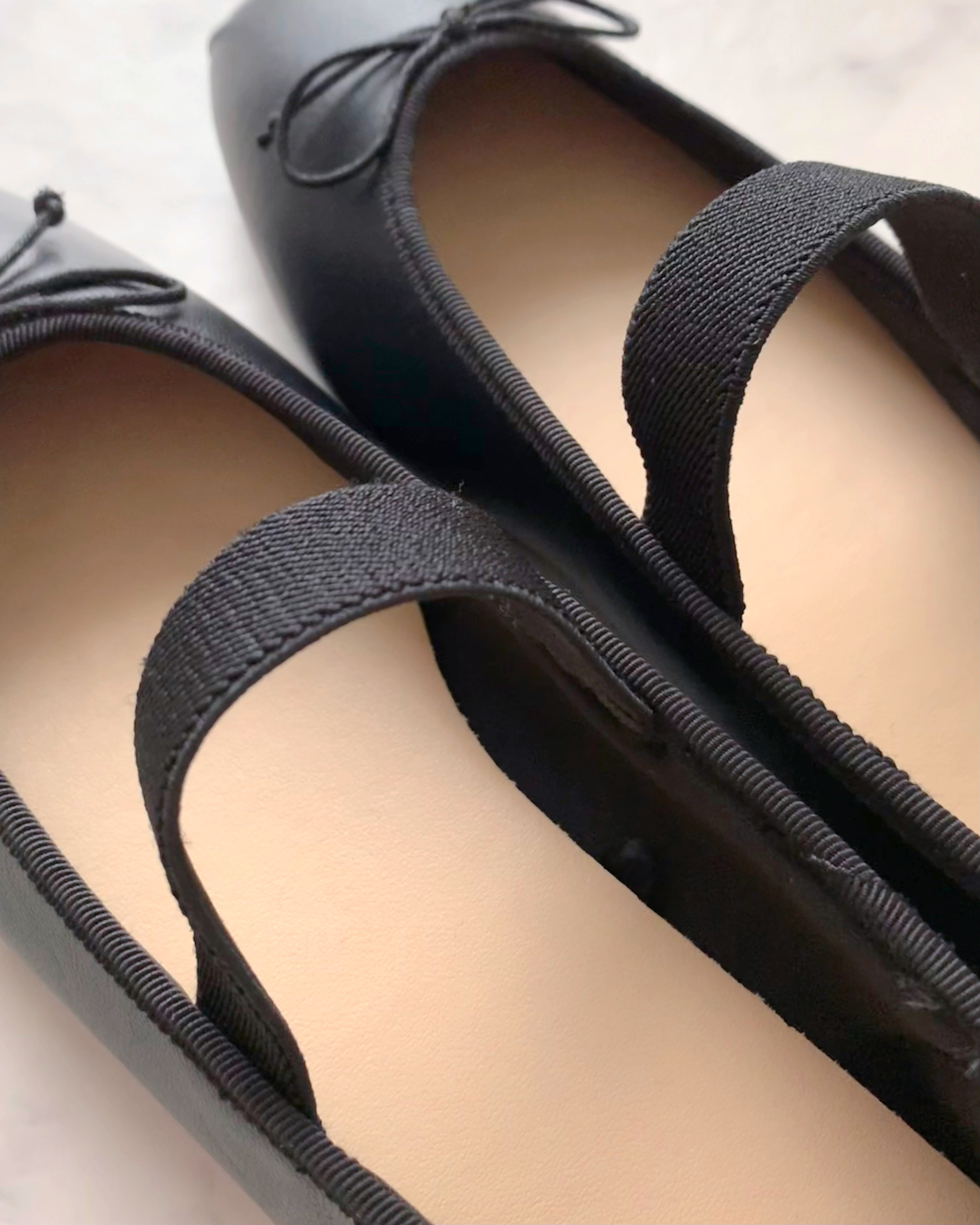 GU（ジーユー）のおすすめファッションアイテム「ストラップバレエシューズ」