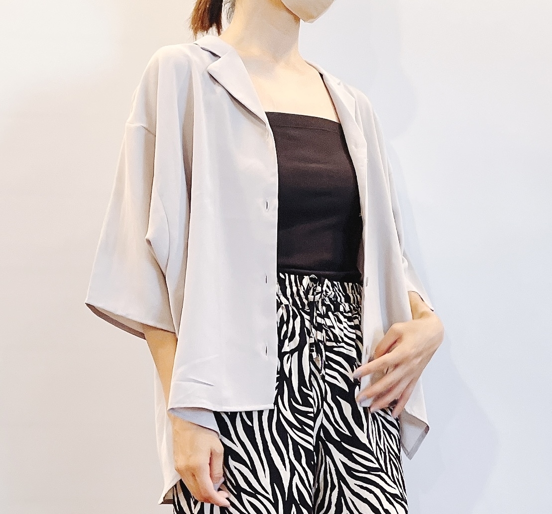 しまむらのおすすめファッションアイテム「ツイルドルマンカイキンシャツ」