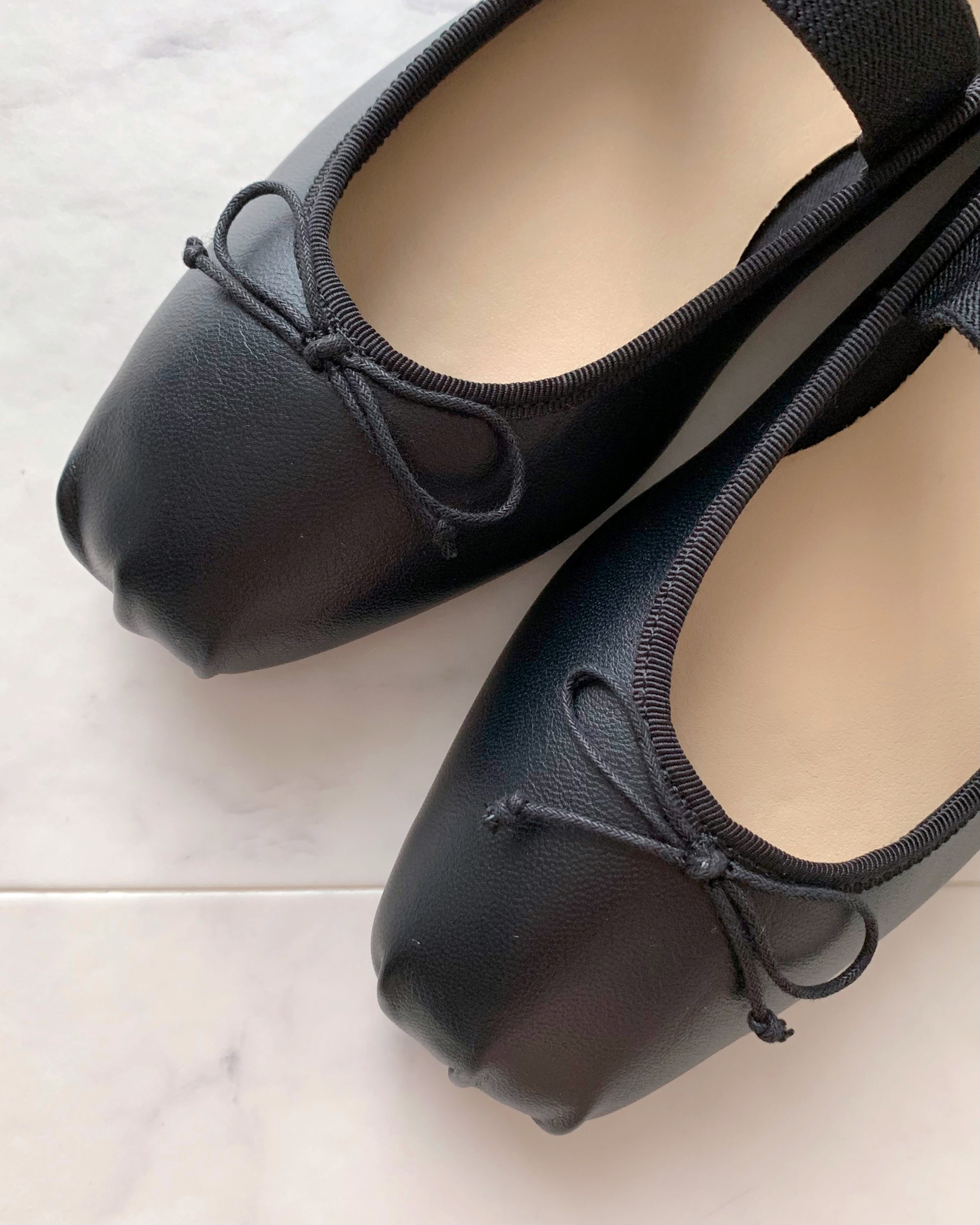 GU（ジーユー）のおすすめファッションアイテム「ストラップバレエシューズ」