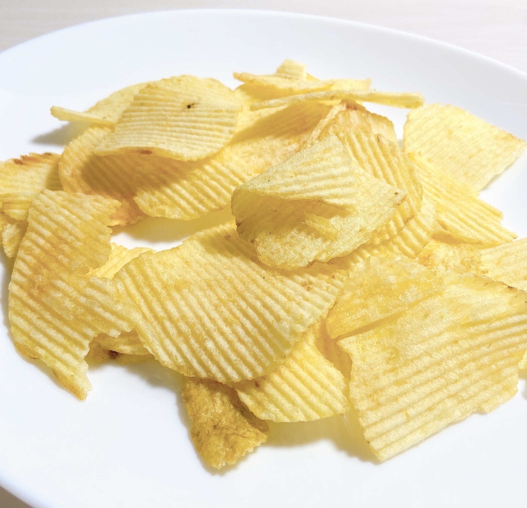 無印良品の人気お菓子「フランス産じゃがいも ポテトチップス ガーリック」たくさん入っててコスパもいいのでおやつにおすすめ