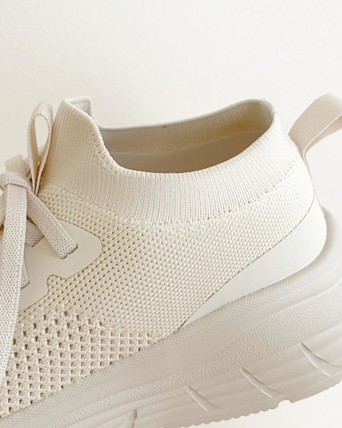 GU（ジーユー）のおすすめファッションアイテム「ボリュームソールニットスニーカー」