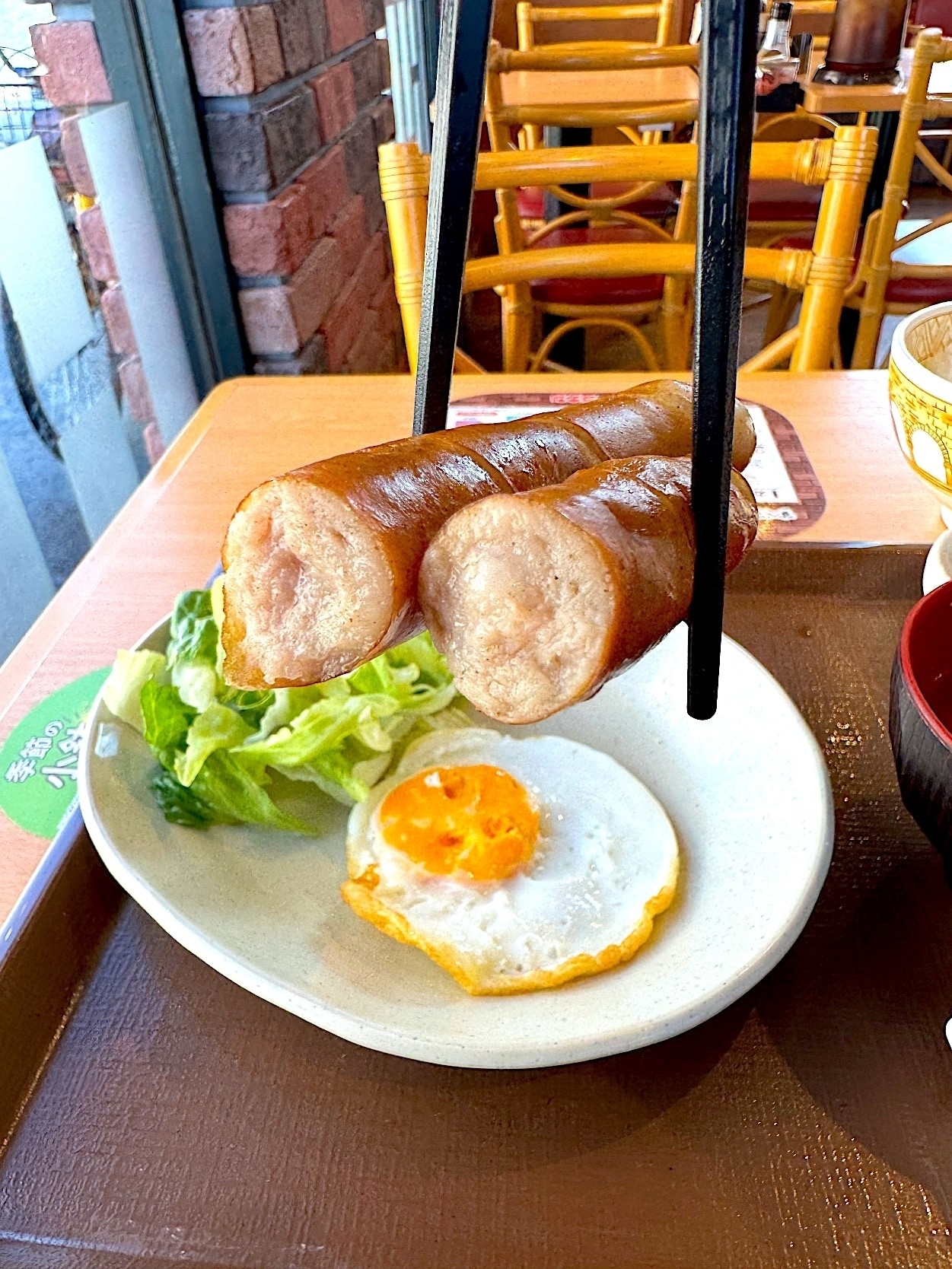 すき家のおすすめフード「ソーセージエッグ朝食」