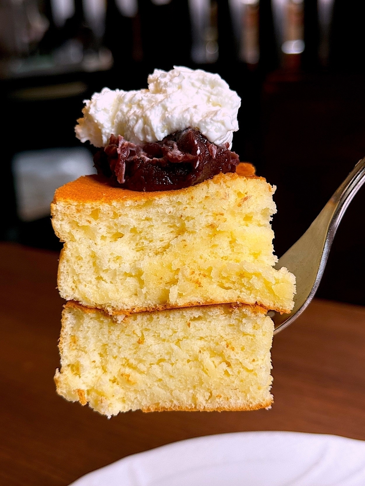 星乃珈琲店のおすすめスイーツ「スフレパンケーキ(つぶあん&ホイップ)」