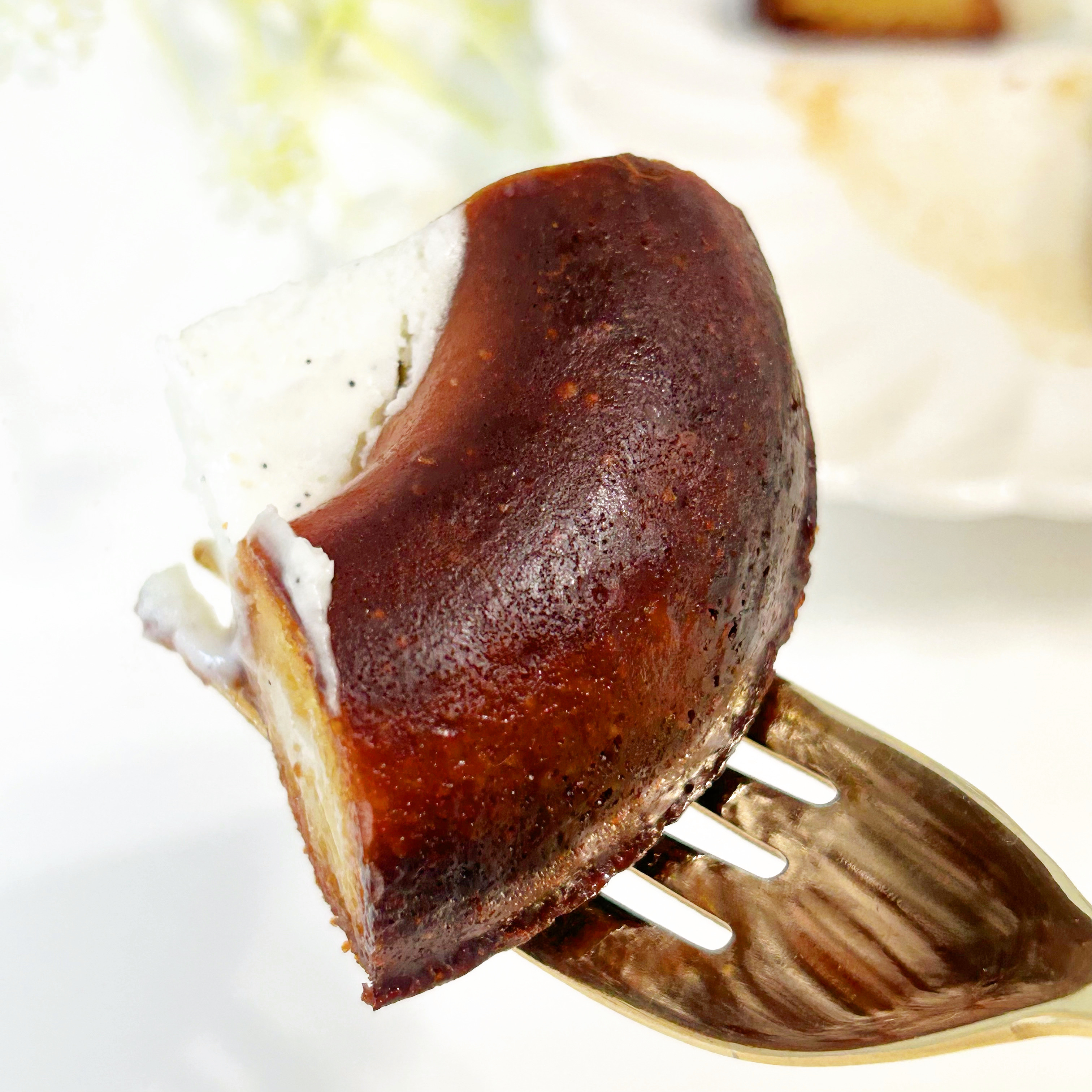 FamilyMart（ファミリーマート）のおすすめスイーツ「生カヌレケーキ」