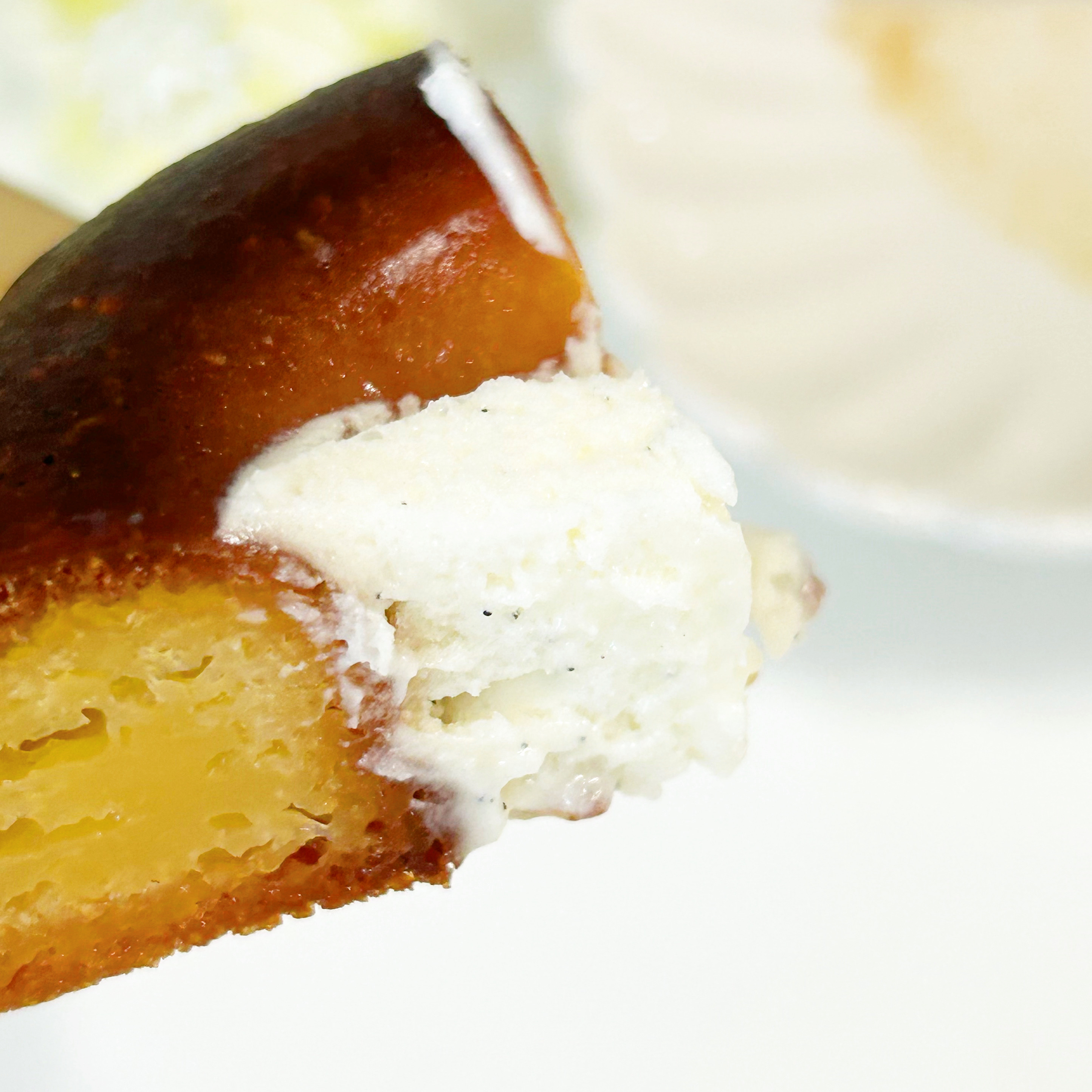 FamilyMart（ファミリーマート）のおすすめスイーツ「生カヌレケーキ」