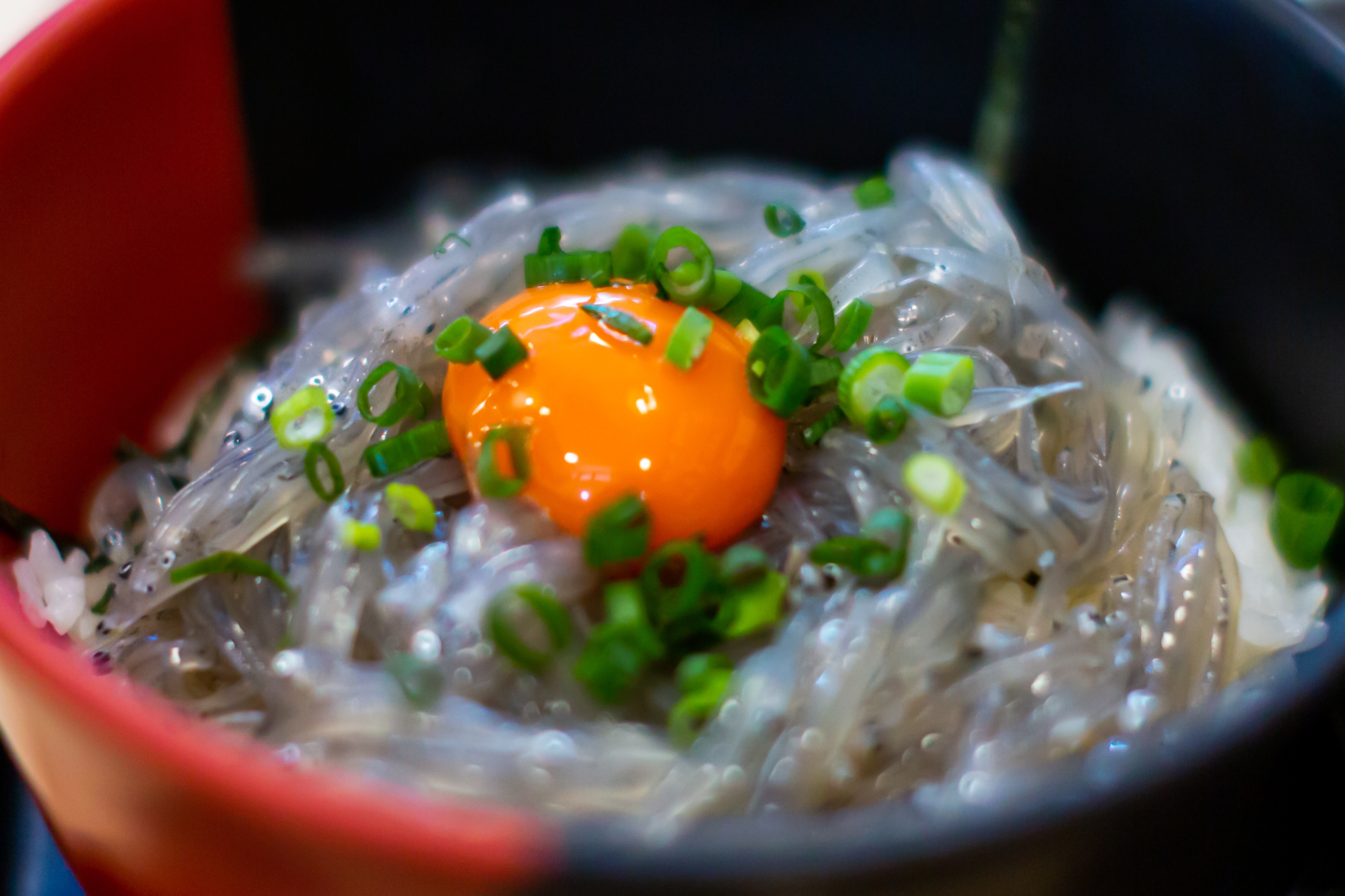 しらす丼のイメージ写真